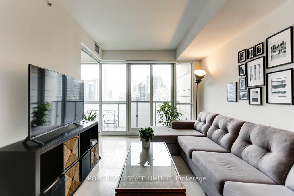 Photo 11 of Unit 2003, 1 The Esplanade, Toronto, Waterfront Communities — HOMEH