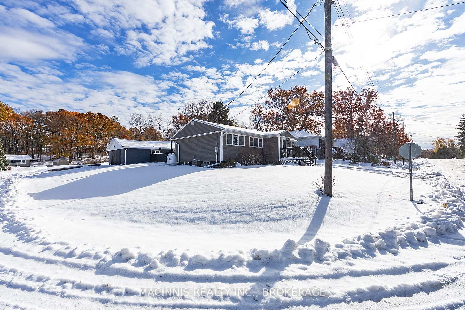 Photo 3 of 6196 Lakeview Drive, Frontenac, Frontenac South — HOMEH