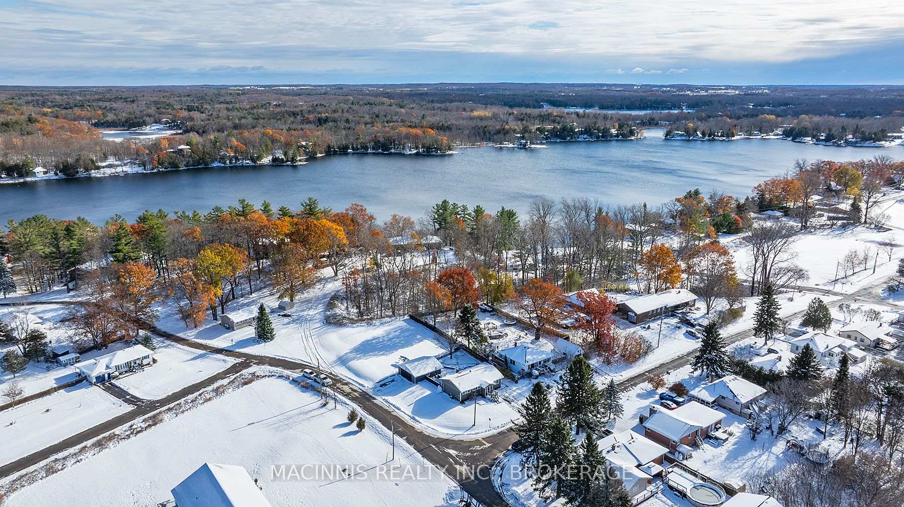 Photo 4 of 6196 Lakeview Drive, Frontenac, Frontenac South — HOMEH