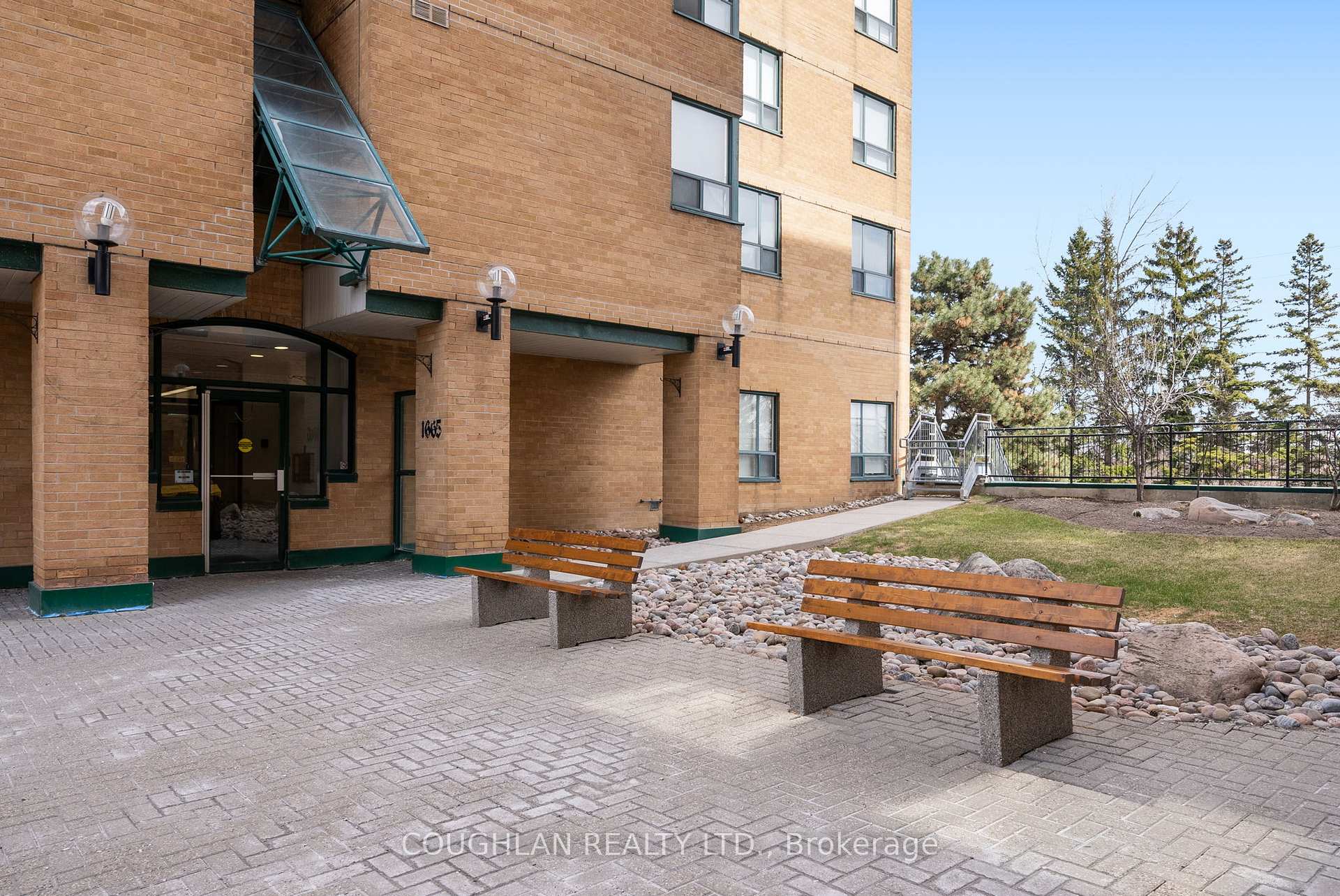 Photo 5 of Unit 805, 1665 Pickering Parkway, Pickering, Village East — HOMEH