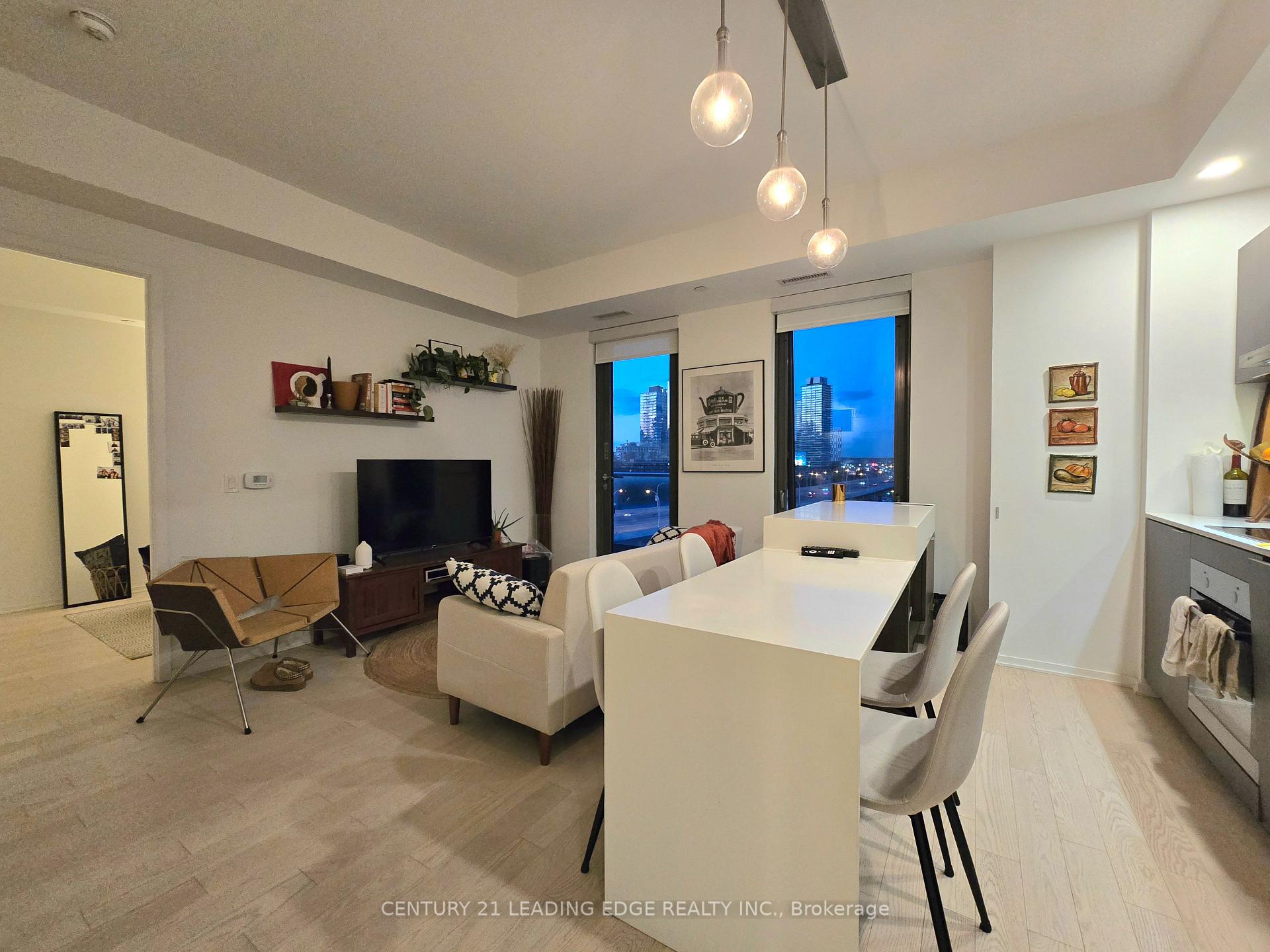 Photo 4 of Unit 811, 12 Bonnycastle Street, Toronto, Waterfront Communities — HOMEH