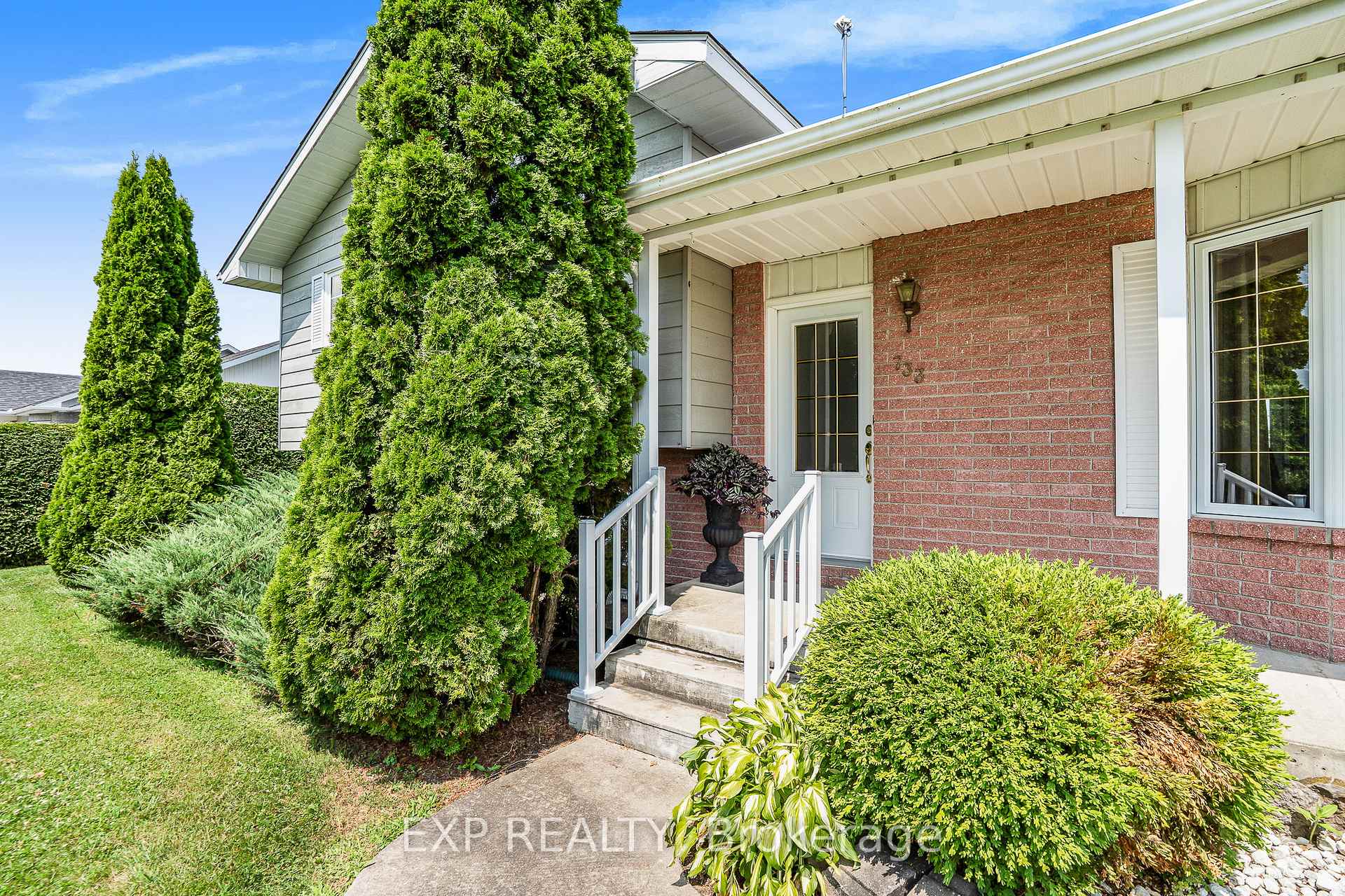 Photo 3 of 733 Greenlane Road, Champlain, Champlain Twp — HOMEH