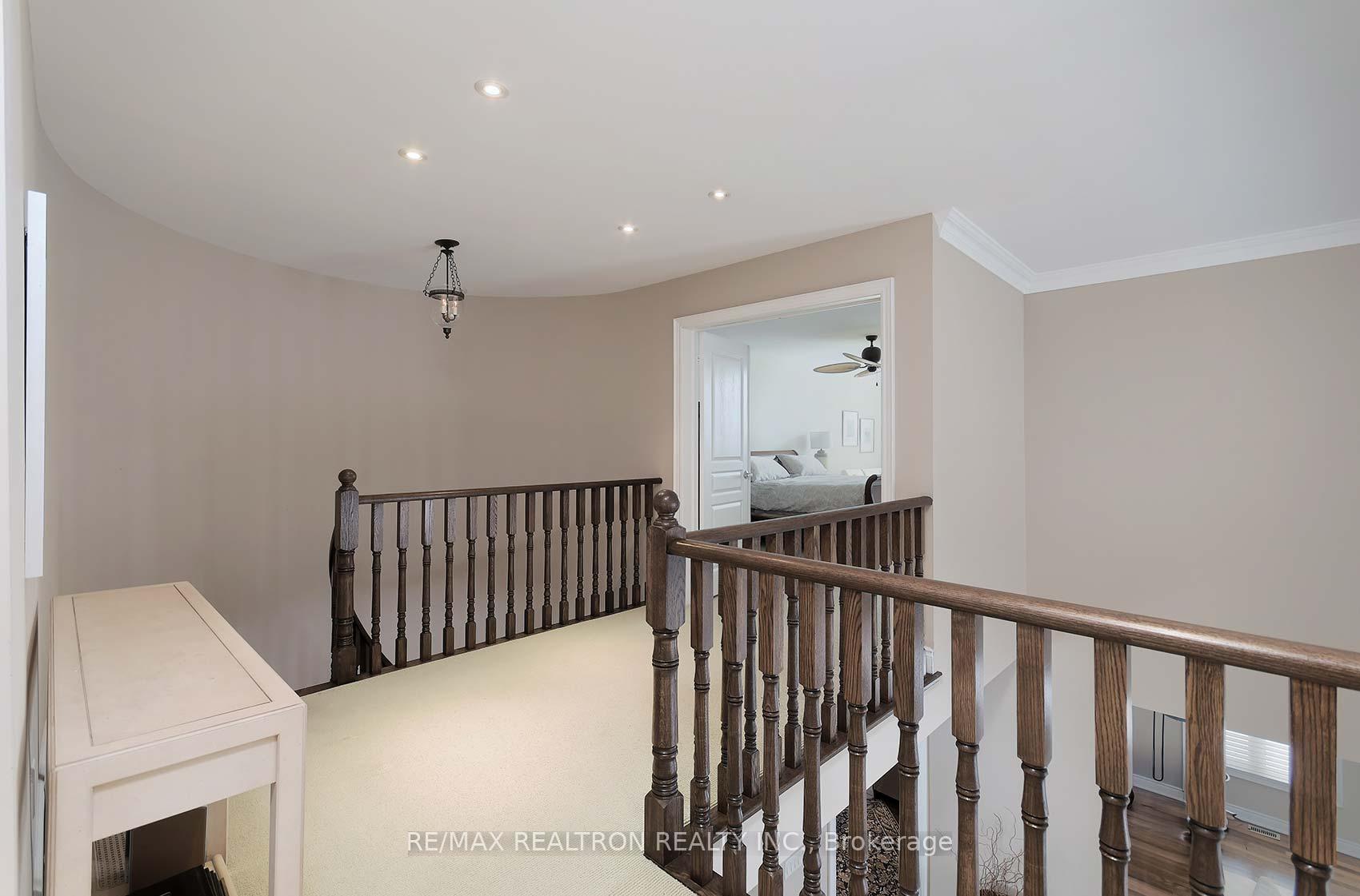 Photo 20 of 84 Stonecliffe Crescent, Aurora, Aurora Estates — HOMEH