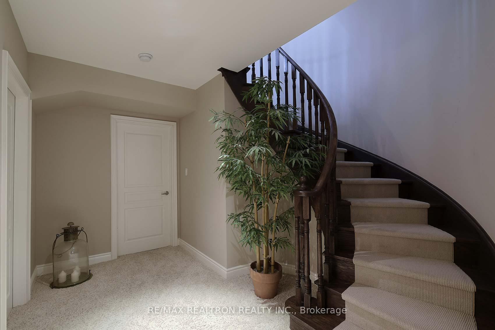 Photo 29 of 84 Stonecliffe Crescent, Aurora, Aurora Estates — HOMEH