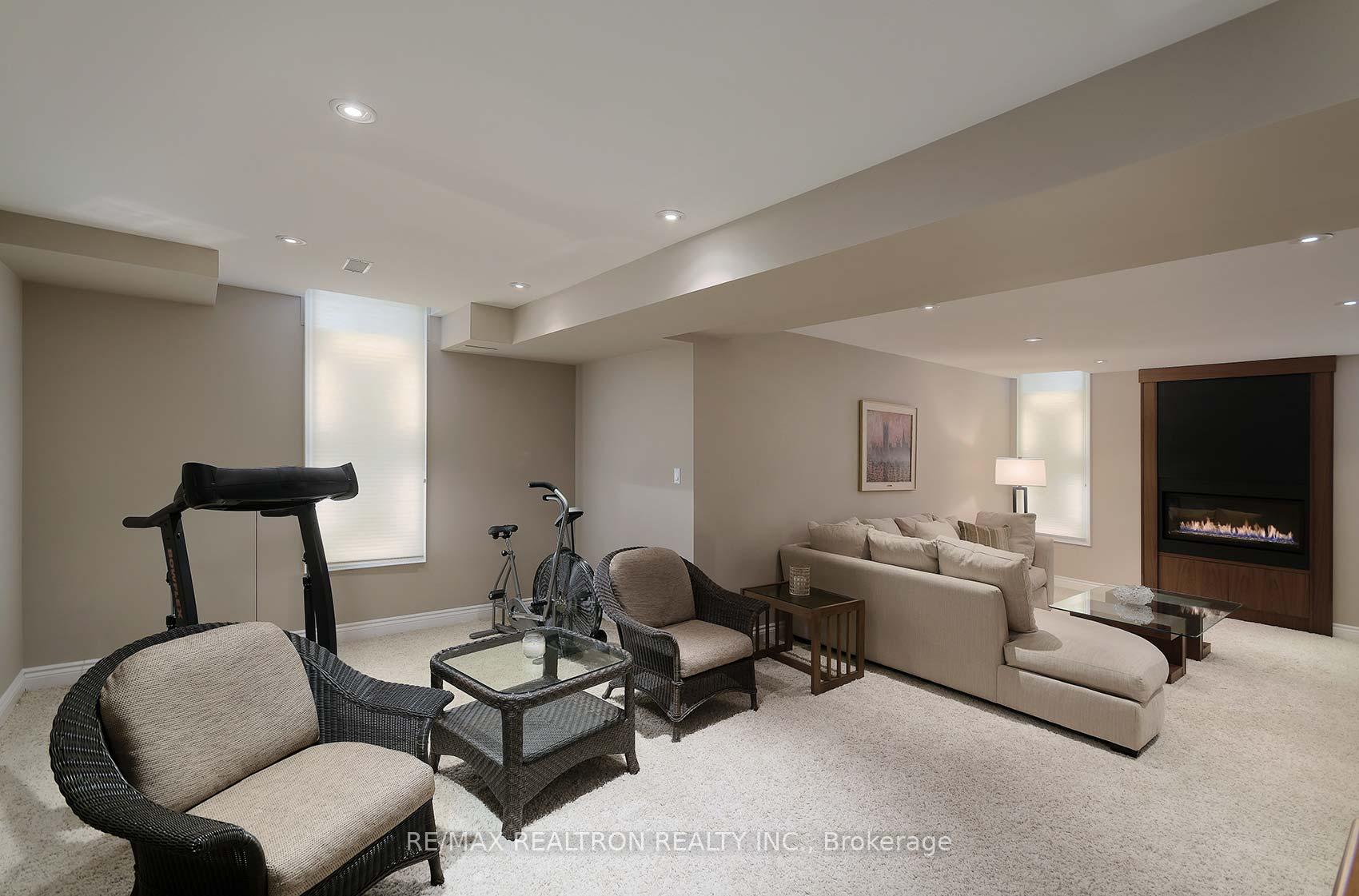 Photo 34 of 84 Stonecliffe Crescent, Aurora, Aurora Estates — HOMEH