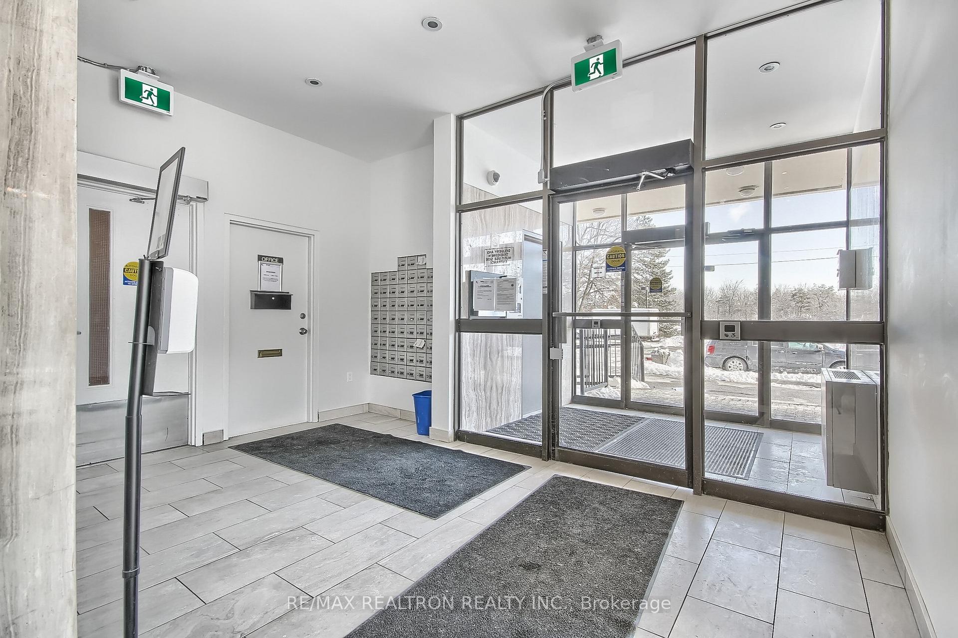 Photo 5 of Unit Ph702, 180 Dudley Avenue, Markham, Thornhill — HOMEH
