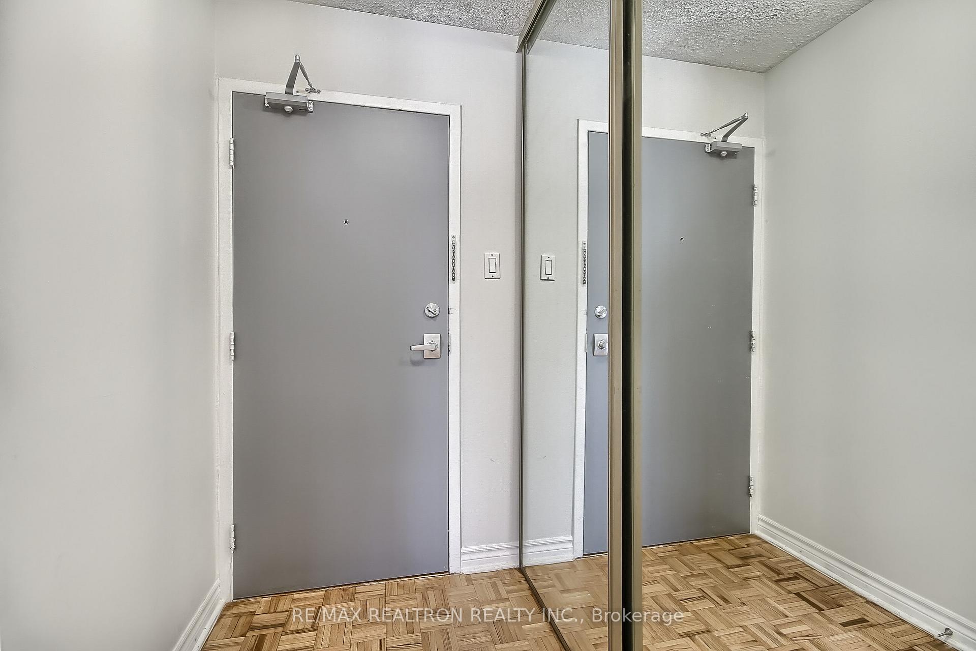 Photo 7 of Unit Ph702, 180 Dudley Avenue, Markham, Thornhill — HOMEH