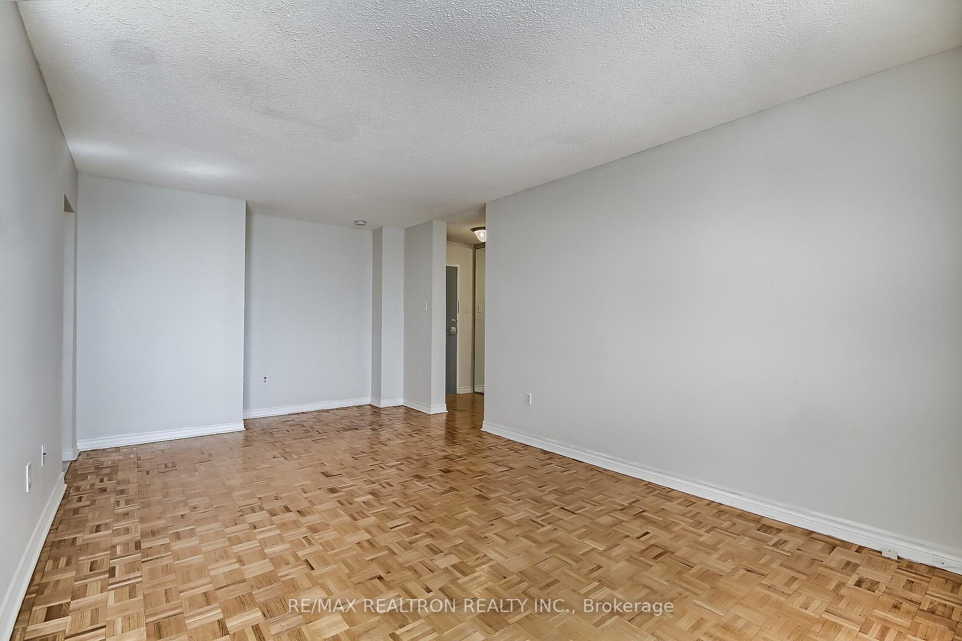 Photo 9 of Unit Ph702, 180 Dudley Avenue, Markham, Thornhill — HOMEH
