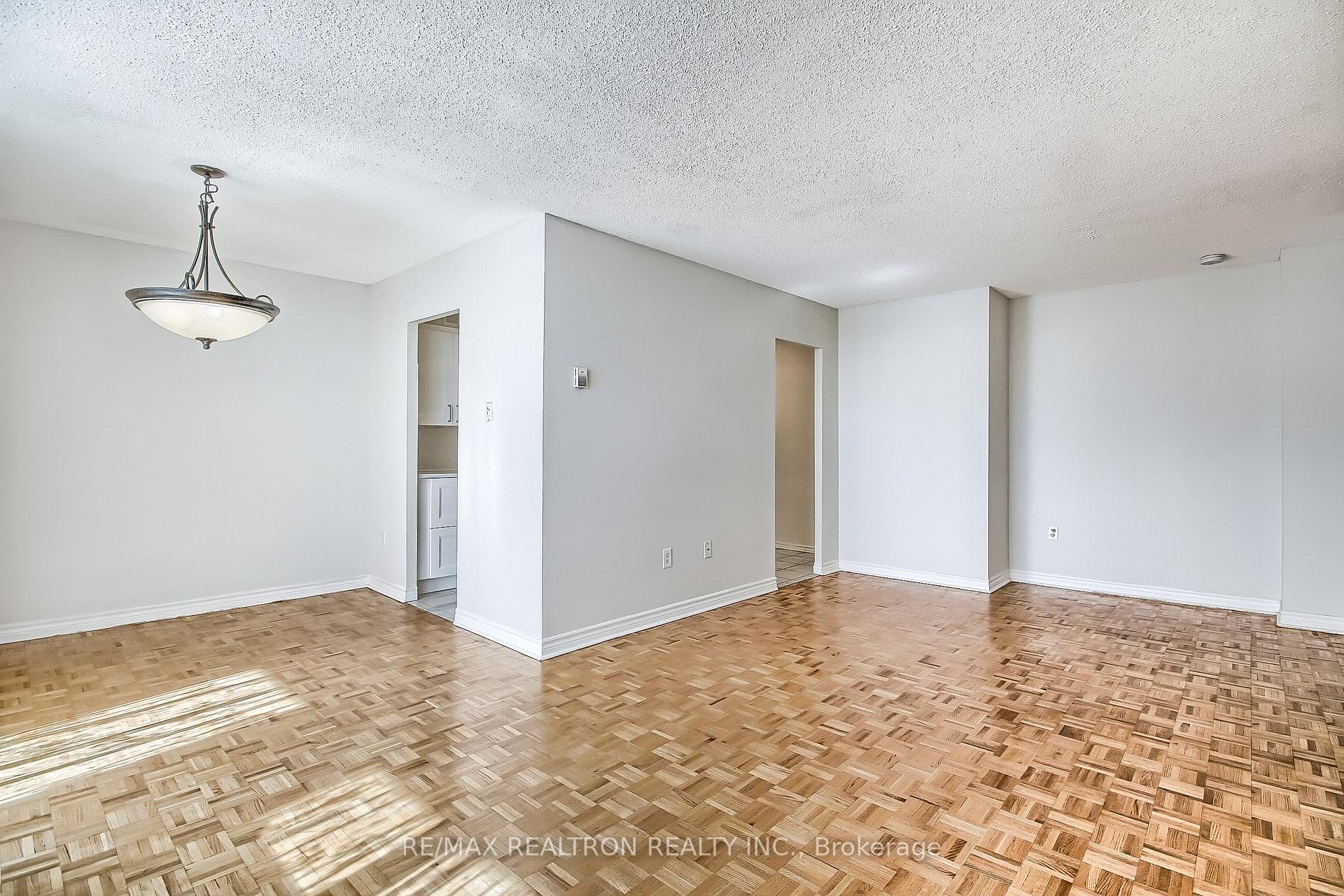 Photo 10 of Unit Ph702, 180 Dudley Avenue, Markham, Thornhill — HOMEH
