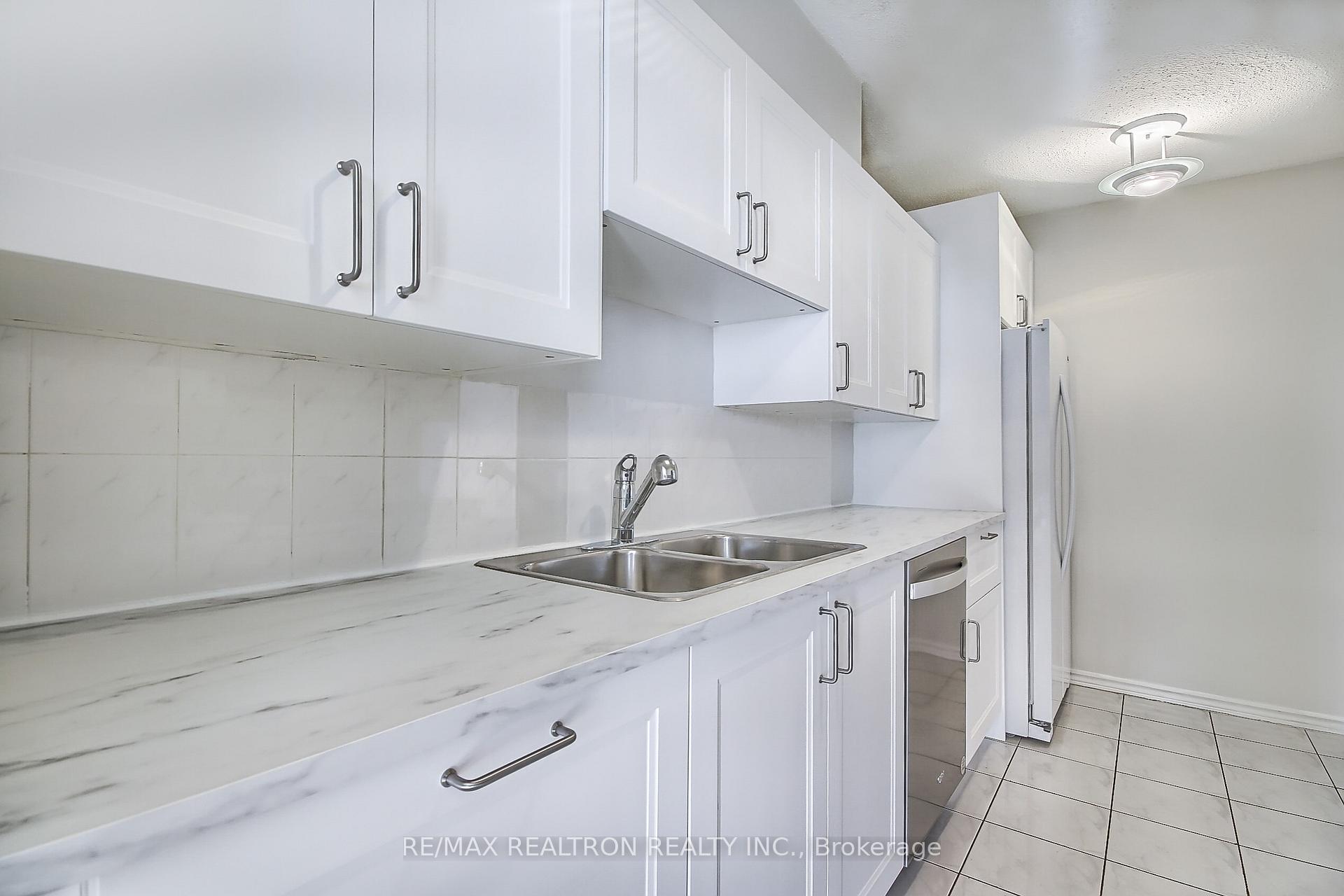 Photo 18 of Unit Ph702, 180 Dudley Avenue, Markham, Thornhill — HOMEH