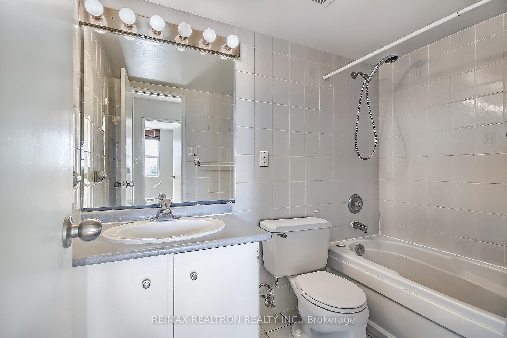 Photo 45 of Unit Ph702, 180 Dudley Avenue, Markham, Thornhill — HOMEH
