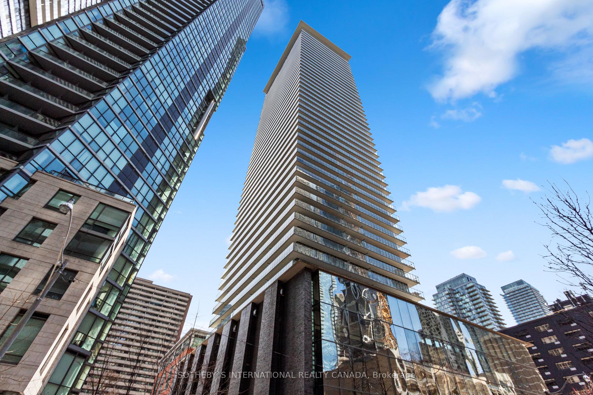 Front of Unit 1605, 33 Charles Street E