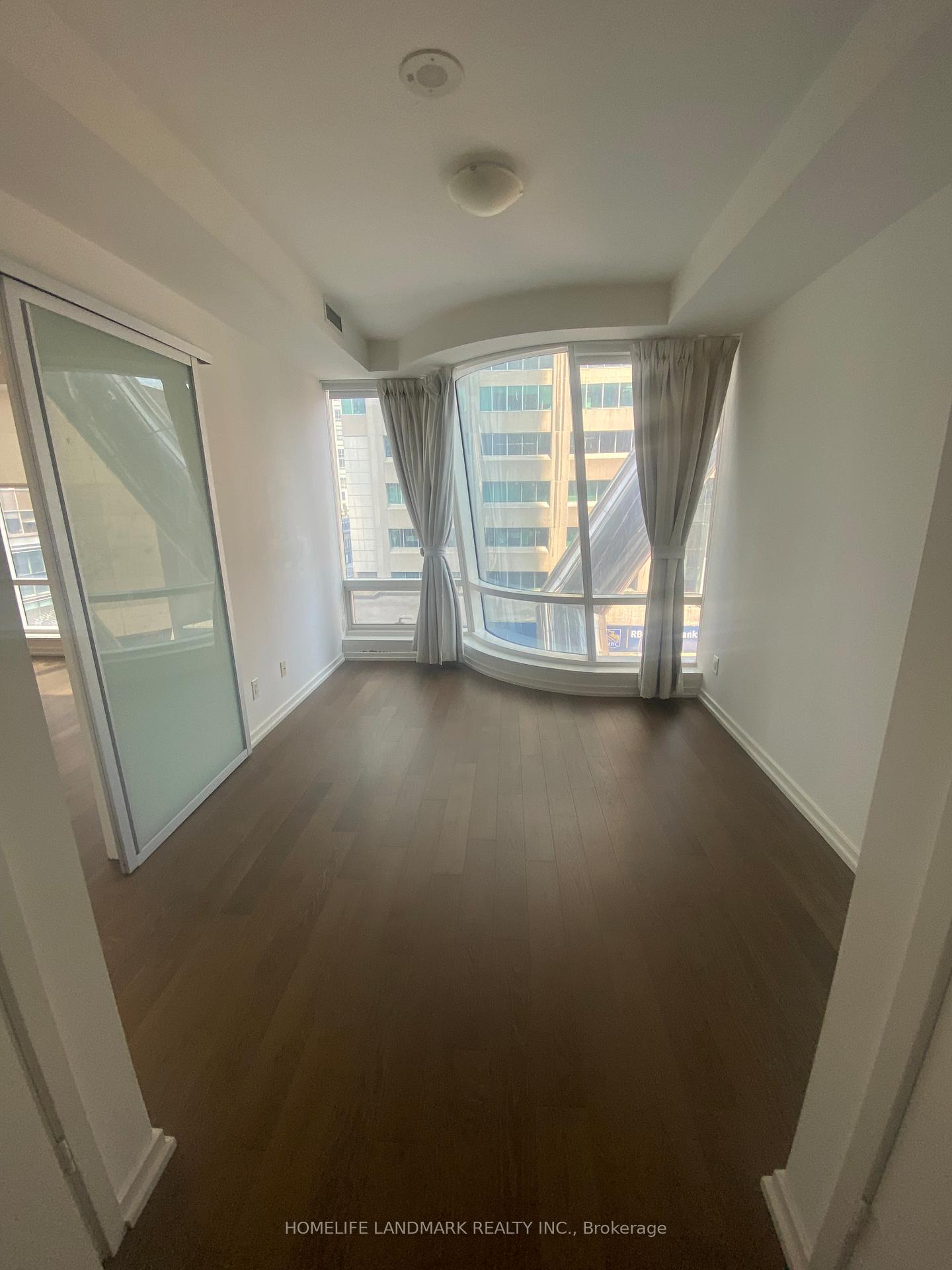 Photo 5 of Unit 421, 1 Bloor Street E, Toronto, Church-Yonge Corridor — HOMEH