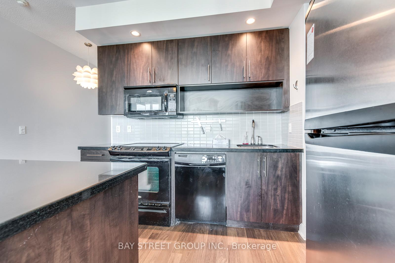 Photo 31 of Unit 3704, 120 Homewood Avenue, Toronto, North St. James Town — HOMEH