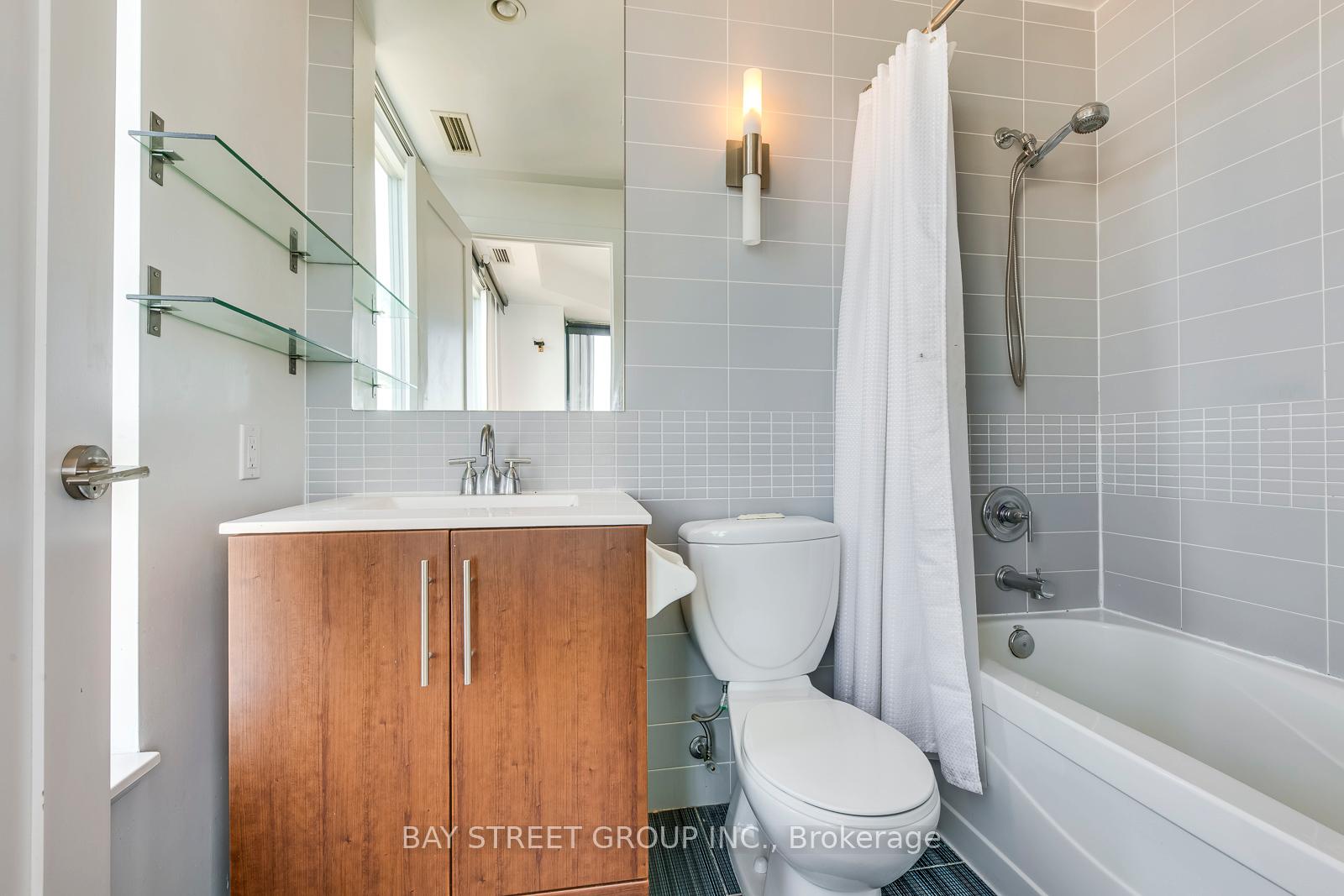 Photo 46 of Unit 3704, 120 Homewood Avenue, Toronto, North St. James Town — HOMEH