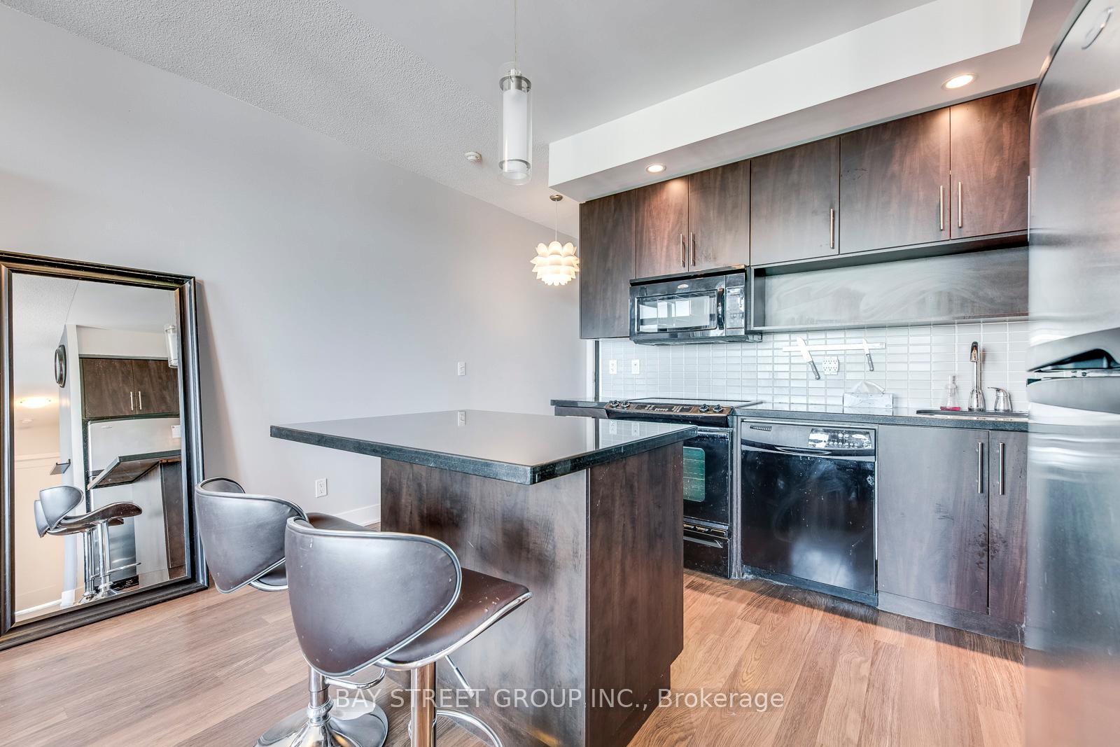 Photo 13 of Unit 3704, 120 Homewood Avenue, Toronto, North St. James Town — HOMEH