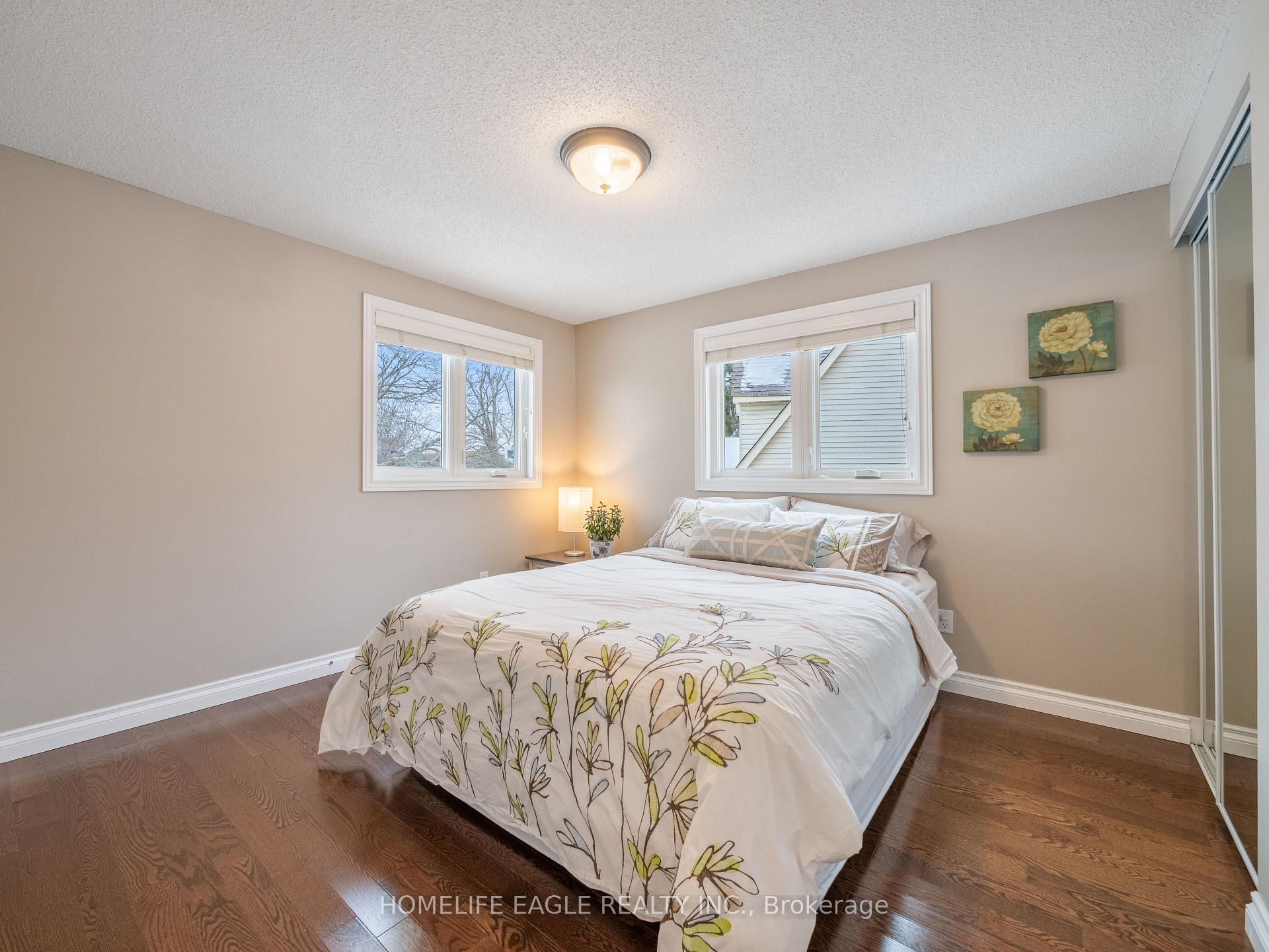 Photo 16 of 38 Moffat Crescent, Aurora, Aurora Heights — HOMEH