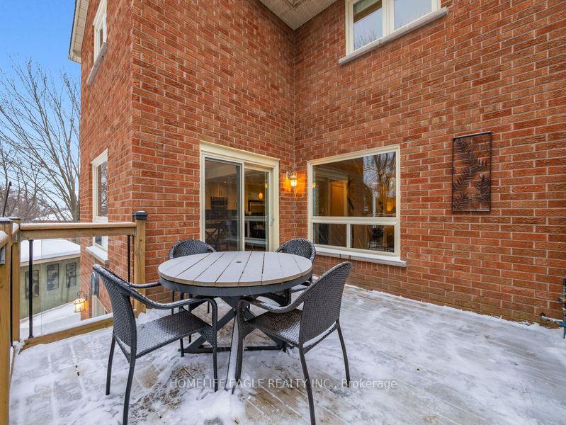 Photo 22 of 38 Moffat Crescent, Aurora, Aurora Heights — HOMEH