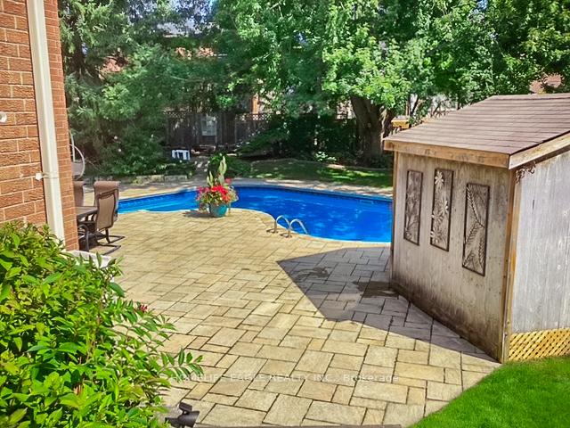 Photo 27 of 38 Moffat Crescent, Aurora, Aurora Heights — HOMEH