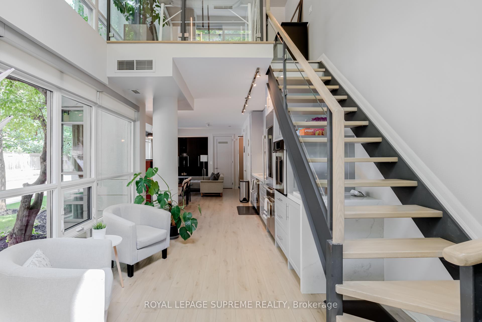 Front of Unit 102, 150 Homewood Avenue