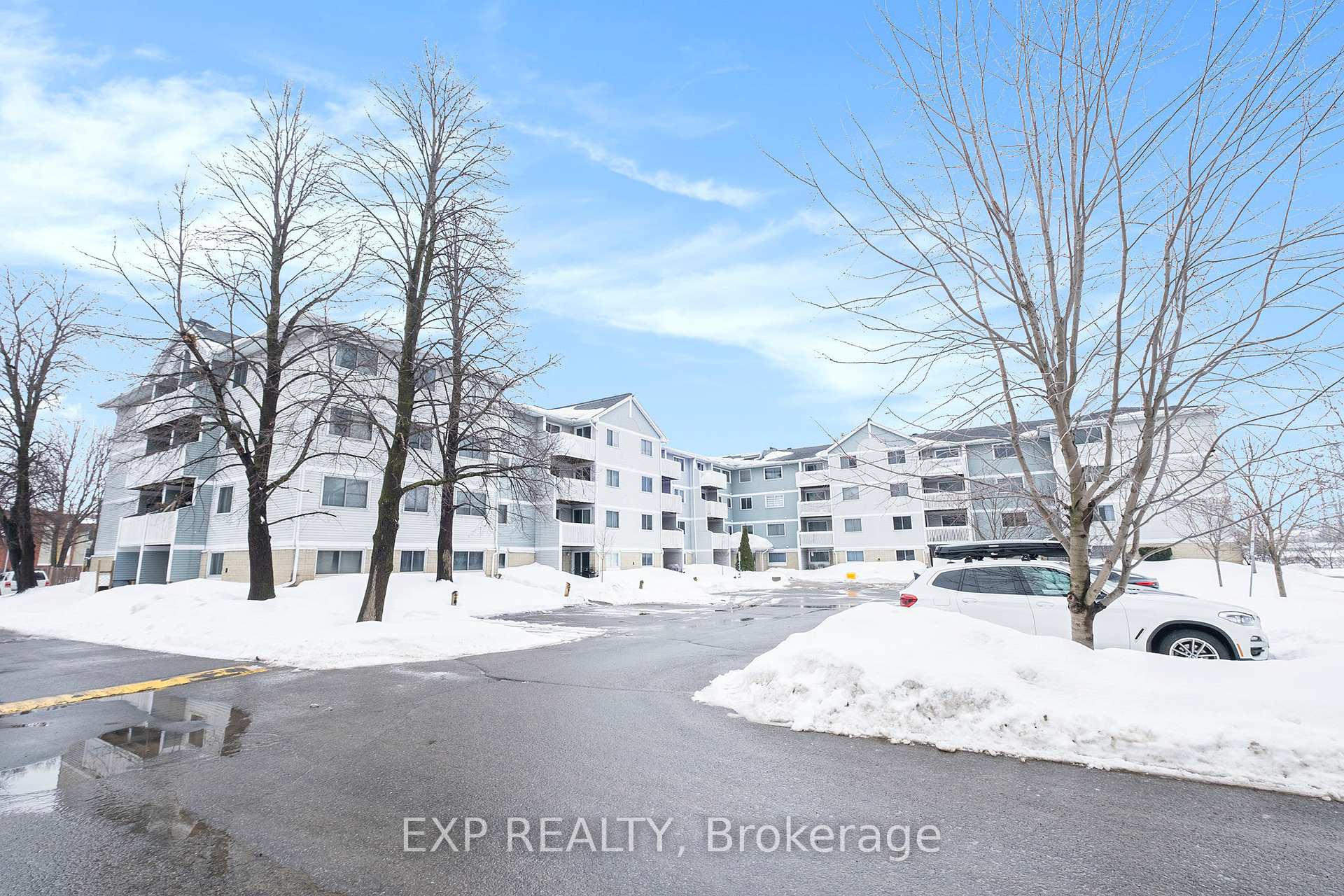Front of Unit 314, 216 Viewmount Drive