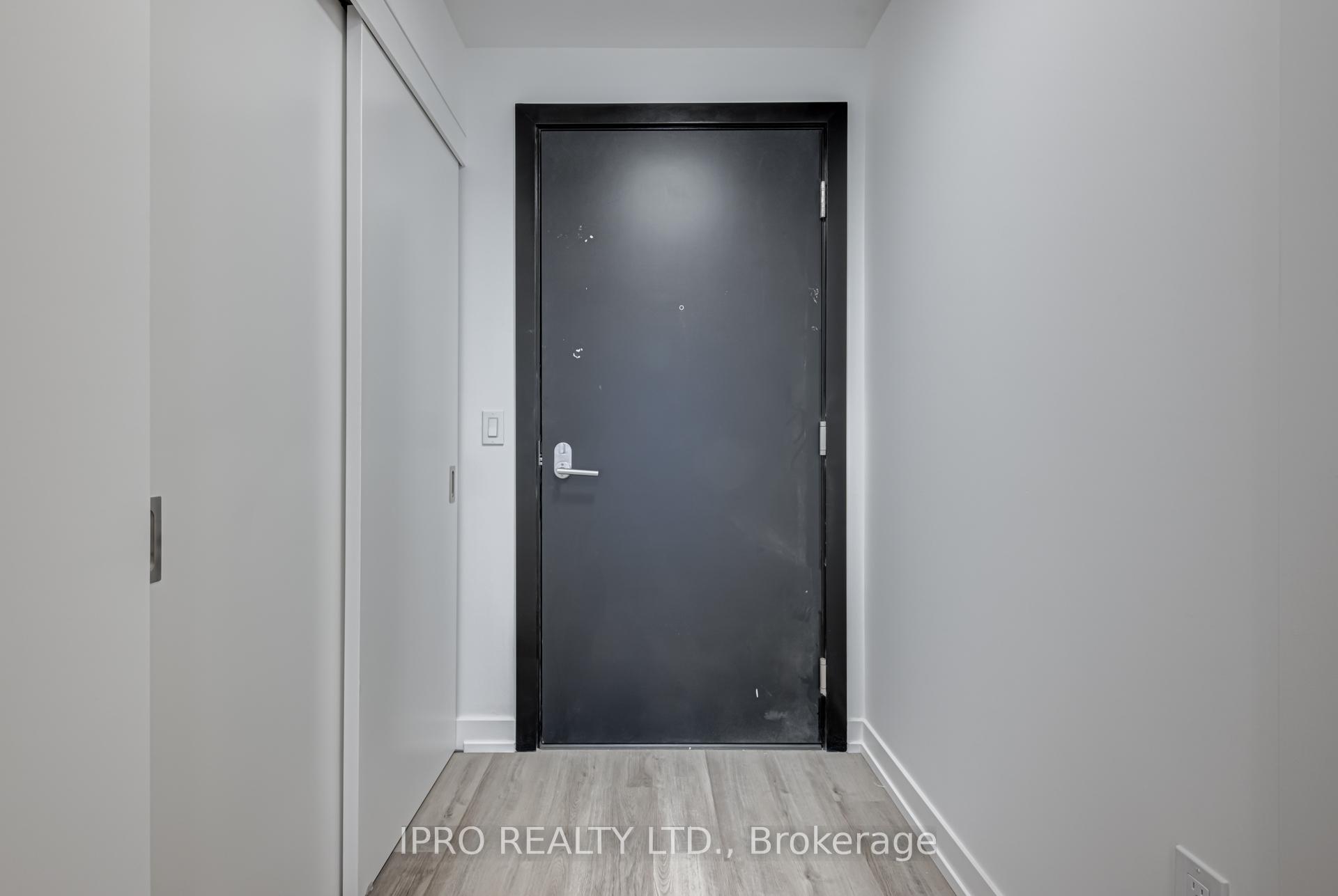 Photo 4 of Unit 1104, 5 Wellington Street S, Kitchener, Cherry Hill — HOMEH