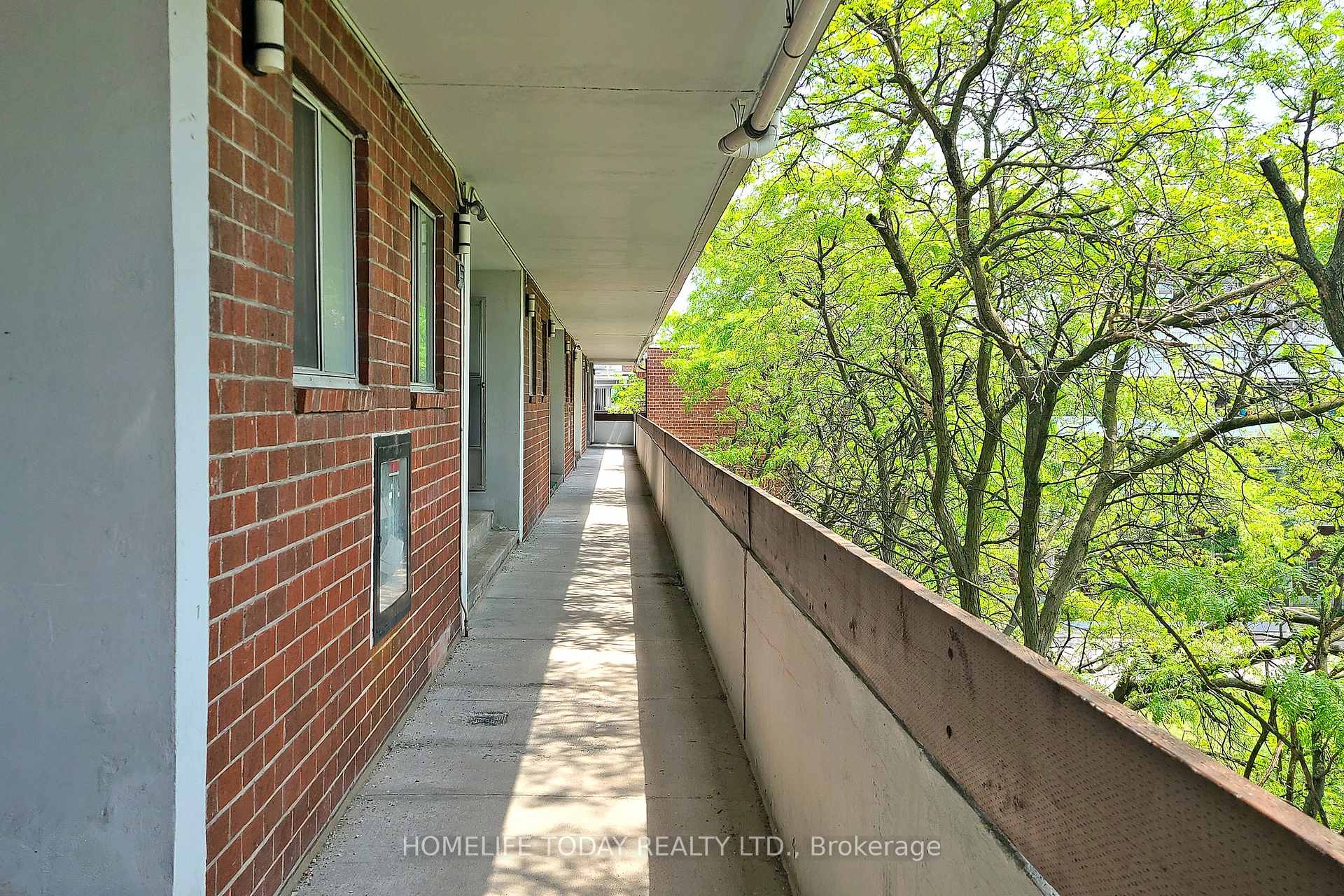 Photo 6 of Unit 301, 155 Leeward Glenway, Toronto, Flemingdon Park — HOMEH