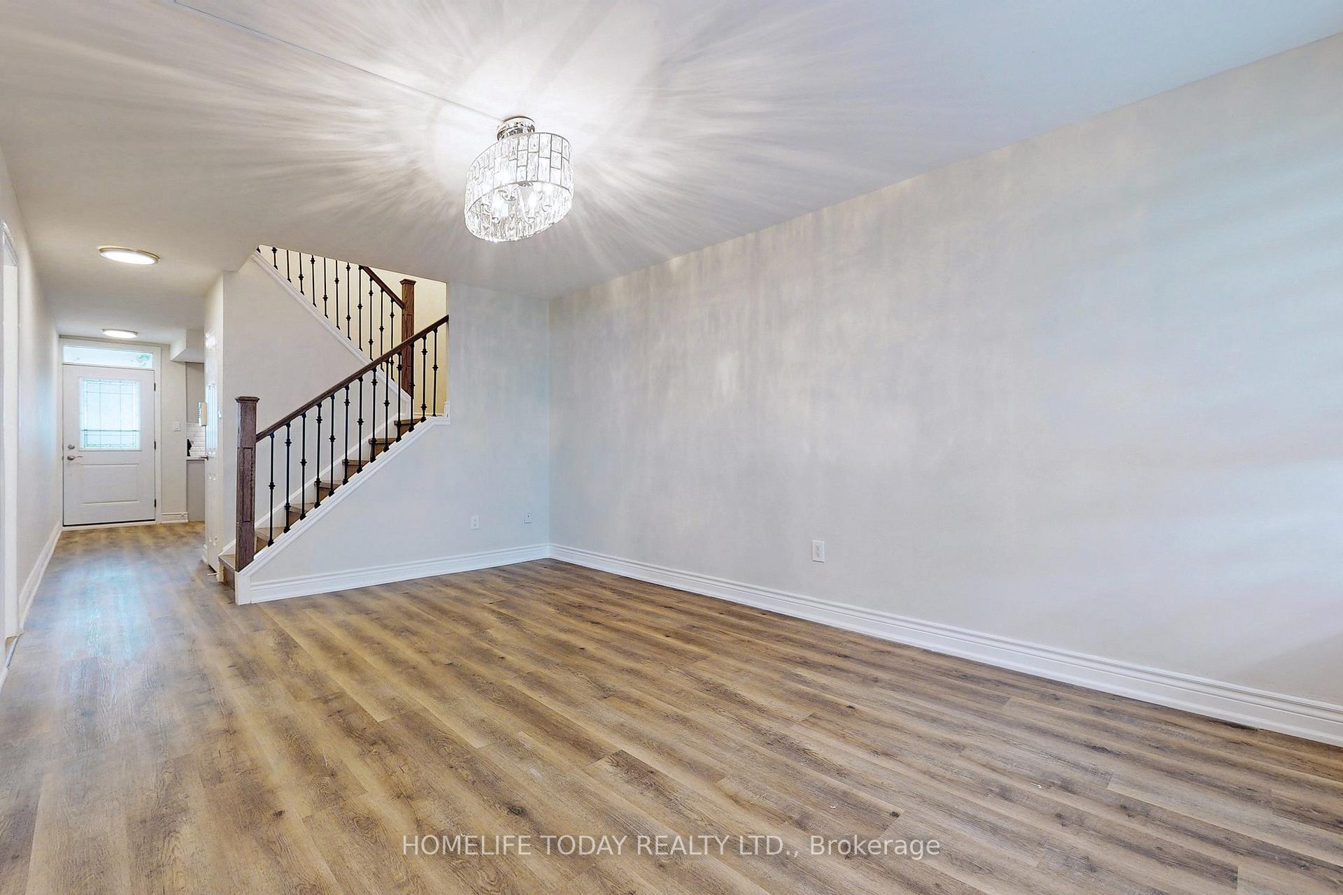 Photo 10 of Unit 301, 155 Leeward Glenway, Toronto, Flemingdon Park — HOMEH
