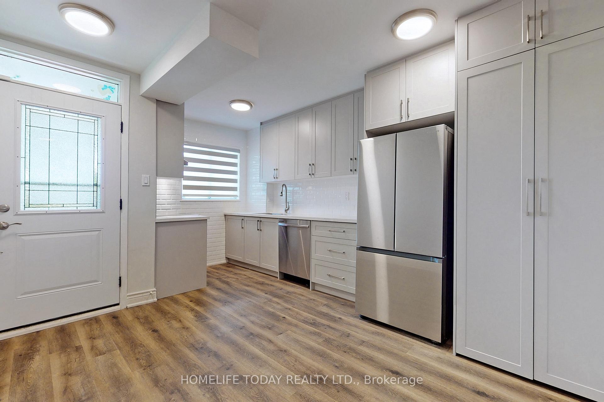 Photo 12 of Unit 301, 155 Leeward Glenway, Toronto, Flemingdon Park — HOMEH