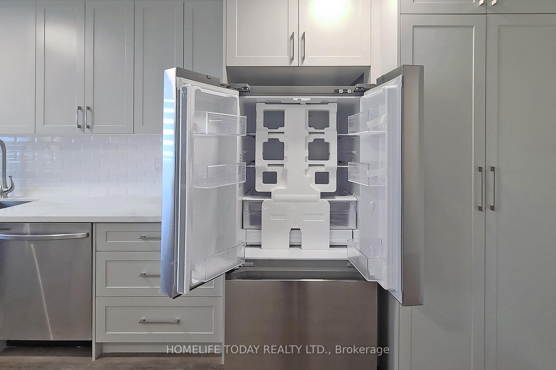 Photo 18 of Unit 301, 155 Leeward Glenway, Toronto, Flemingdon Park — HOMEH