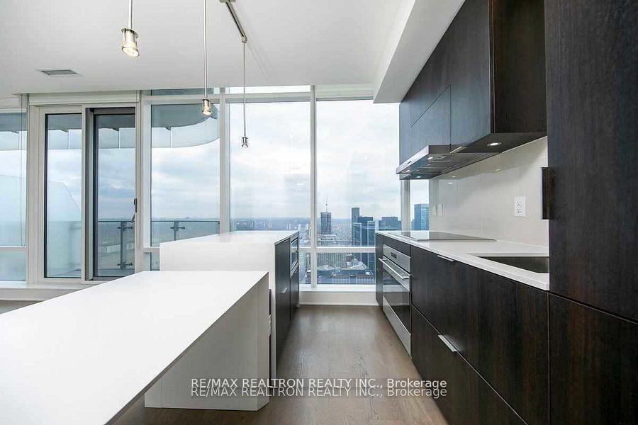 Photo 3 of Unit 4203, 1 Bloor Street E, Toronto, Church-Yonge Corridor — HOMEH