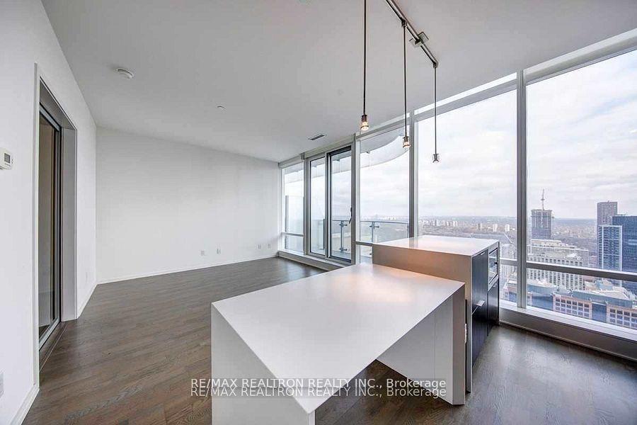 Photo 4 of Unit 4203, 1 Bloor Street E, Toronto, Church-Yonge Corridor — HOMEH