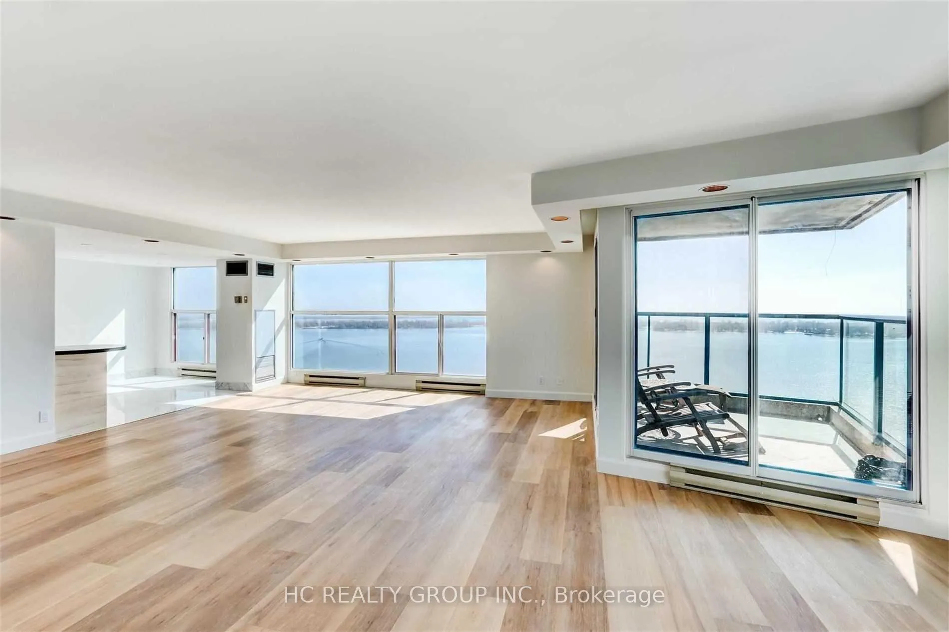 Front of Unit 3008, 99 Harbour Square