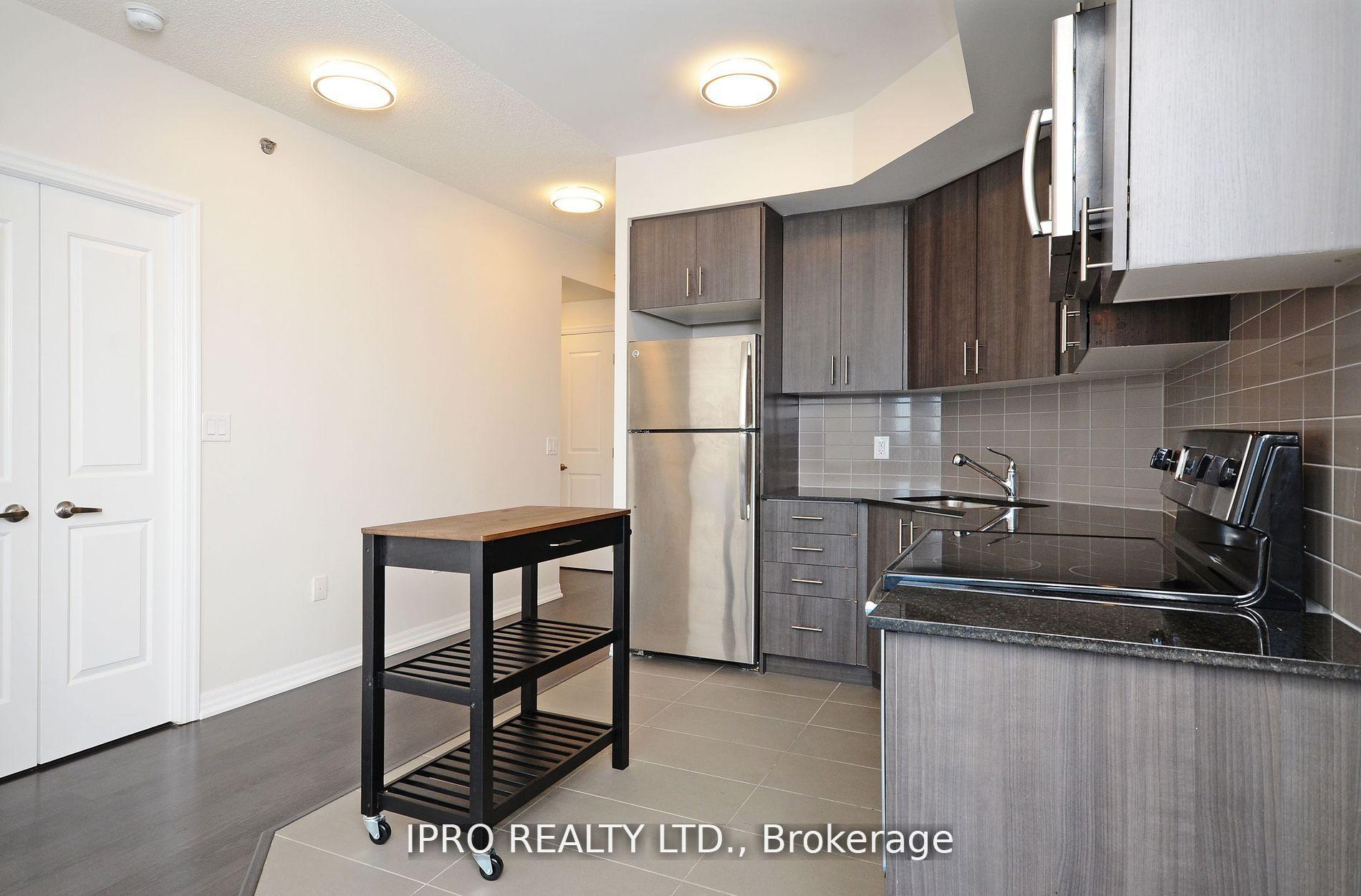 Photo 12 of Unit 305, 560 North Service Road, Grimsby, Grimsby Beach — HOMEH