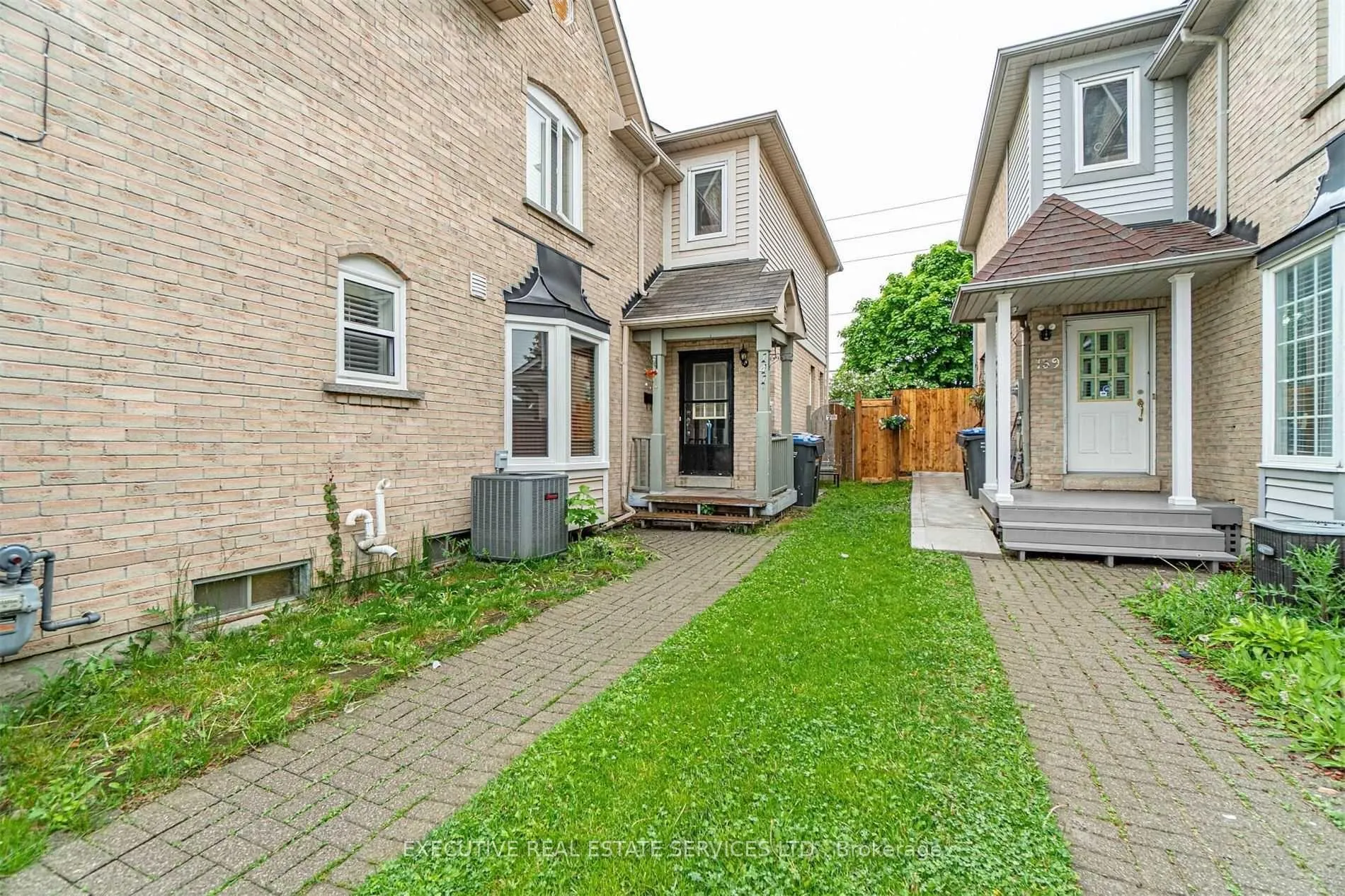 Photo 2 of 141 Chipmunk Crescent, Brampton, Sandringham-Wellington — HOMEH