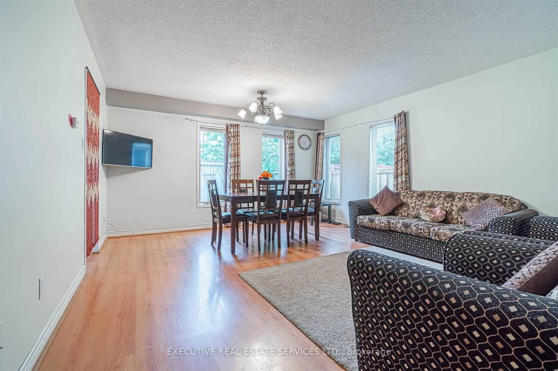 Photo 7 of 141 Chipmunk Crescent, Brampton, Sandringham-Wellington — HOMEH