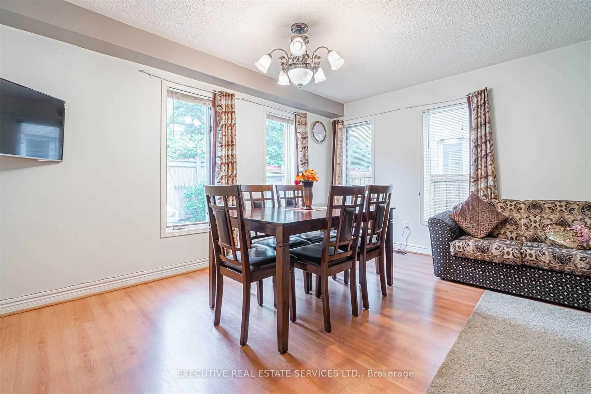 Photo 10 of 141 Chipmunk Crescent, Brampton, Sandringham-Wellington — HOMEH