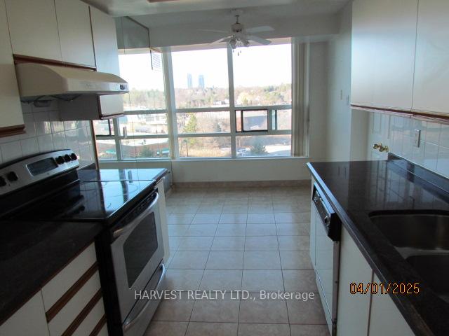 Photo 14 of Unit 703, 7825 Bayview Avenue, Markham, Aileen-Willowbrook — HOMEH