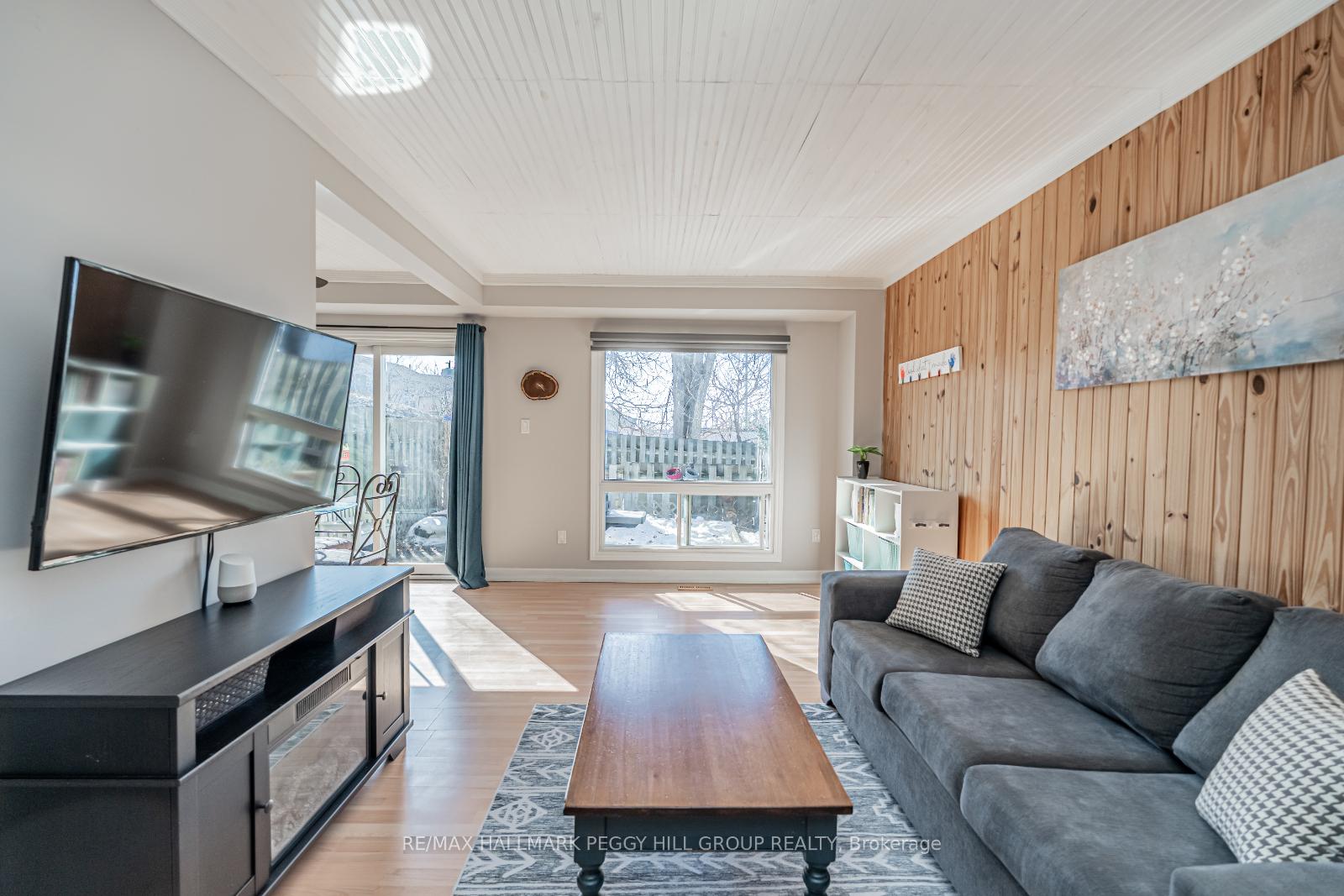 Photo 2 of Unit 15, 52 Adelaide Street, Barrie, Allandale — HOMEH