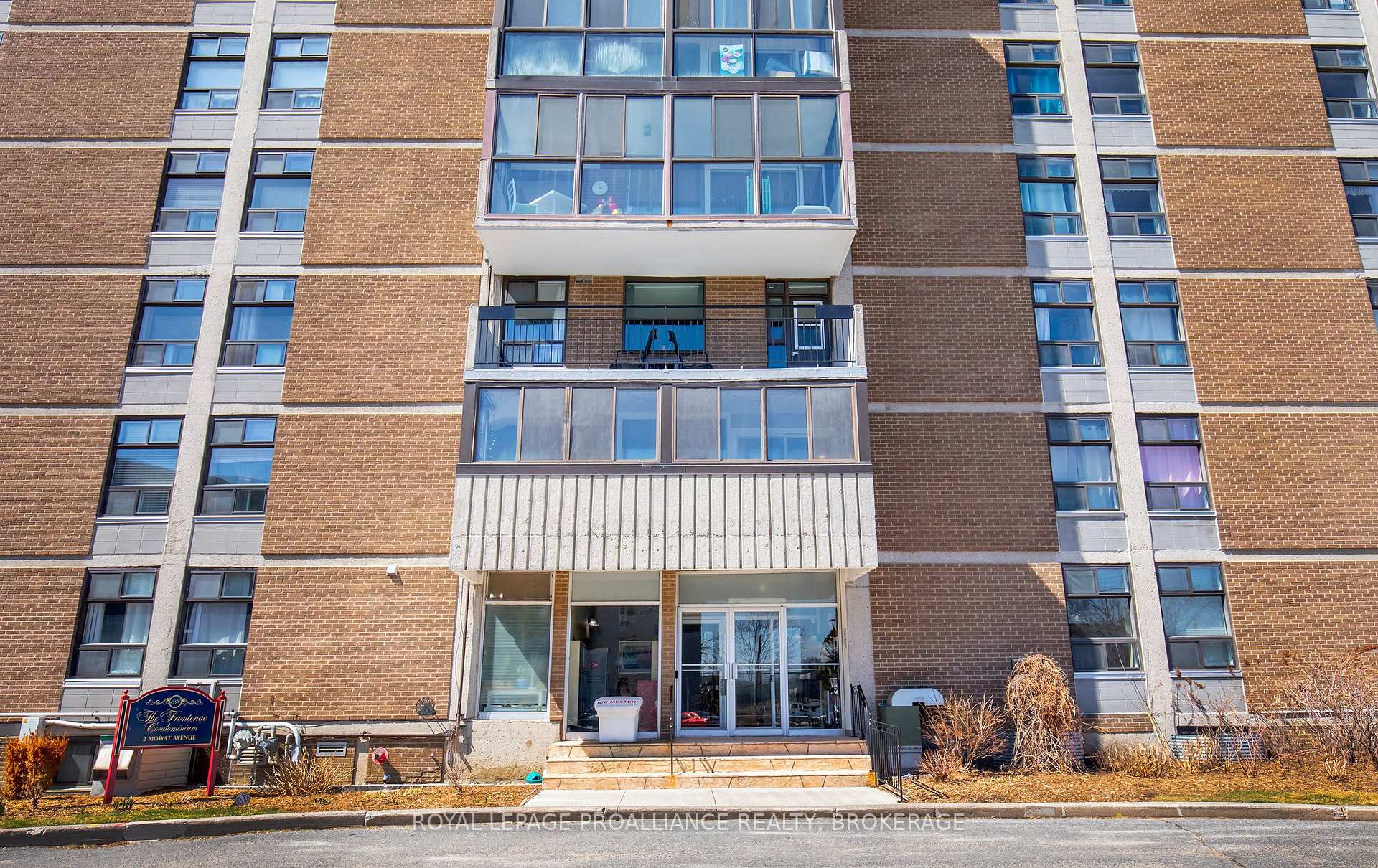 Photo 2 of Unit 204, 2 Mowat Avenue, Kingston, Central City West — HOMEH