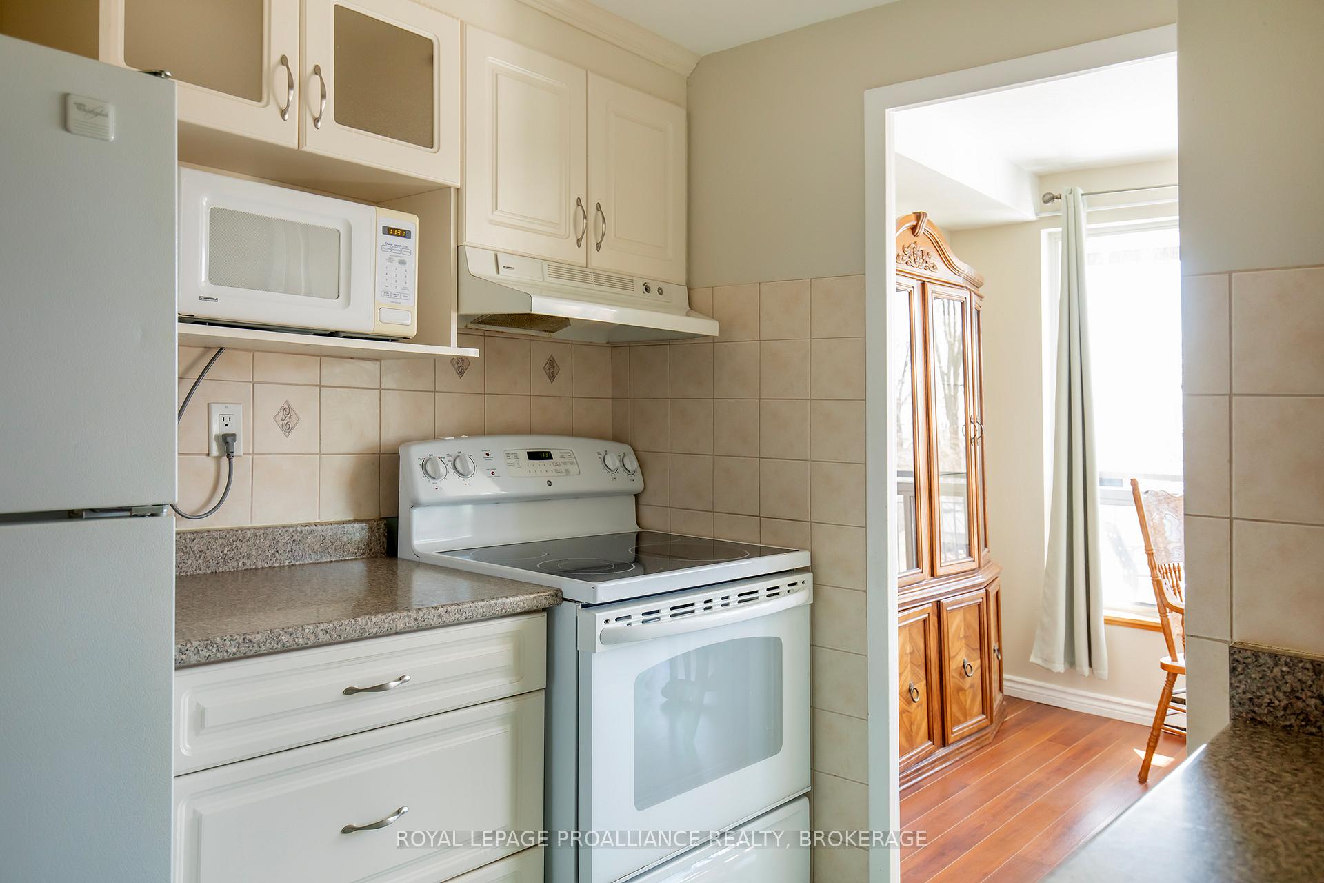 Photo 23 of Unit 204, 2 Mowat Avenue, Kingston, Central City West — HOMEH