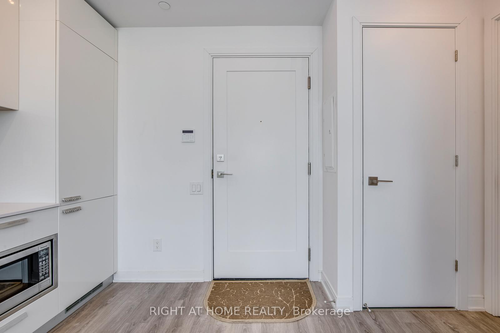 Photo 4 of Unit 3910, 50 Charles Street E, Toronto, Church-Yonge Corridor — HOMEH