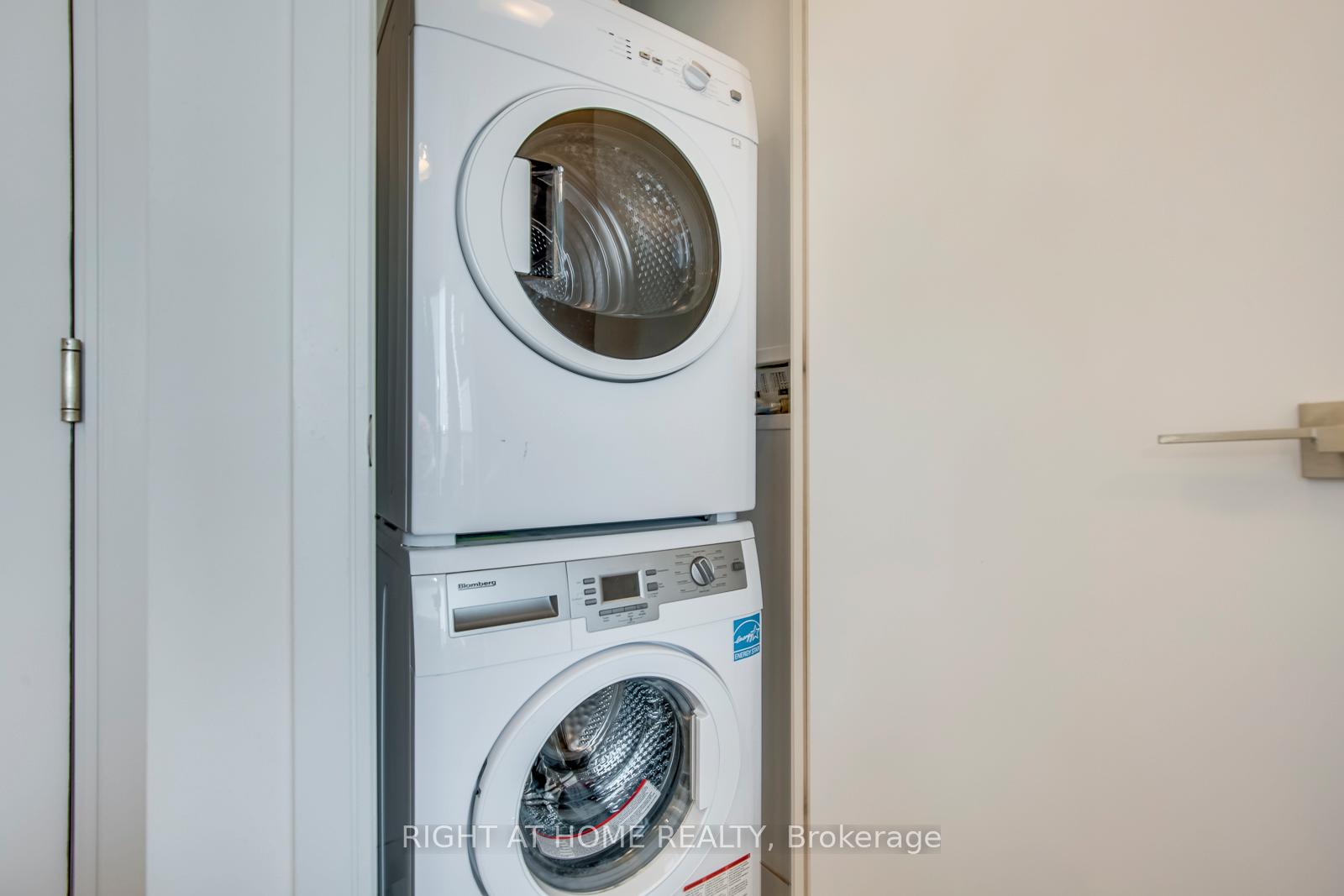 Photo 22 of Unit 3910, 50 Charles Street E, Toronto, Church-Yonge Corridor — HOMEH