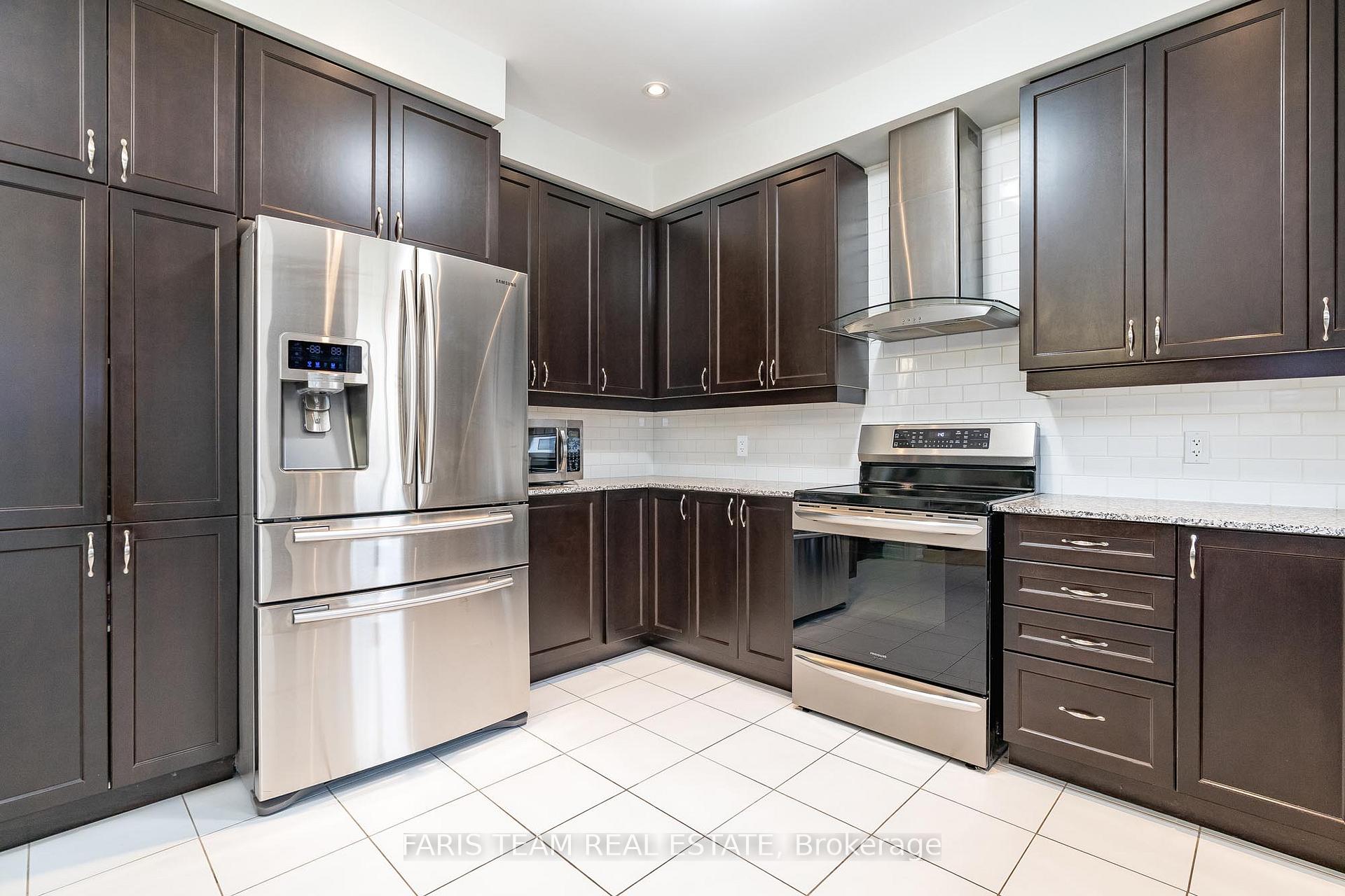 Photo 7 of 48 Majesty Boulevard, Barrie, Innis-Shore — HOMEH