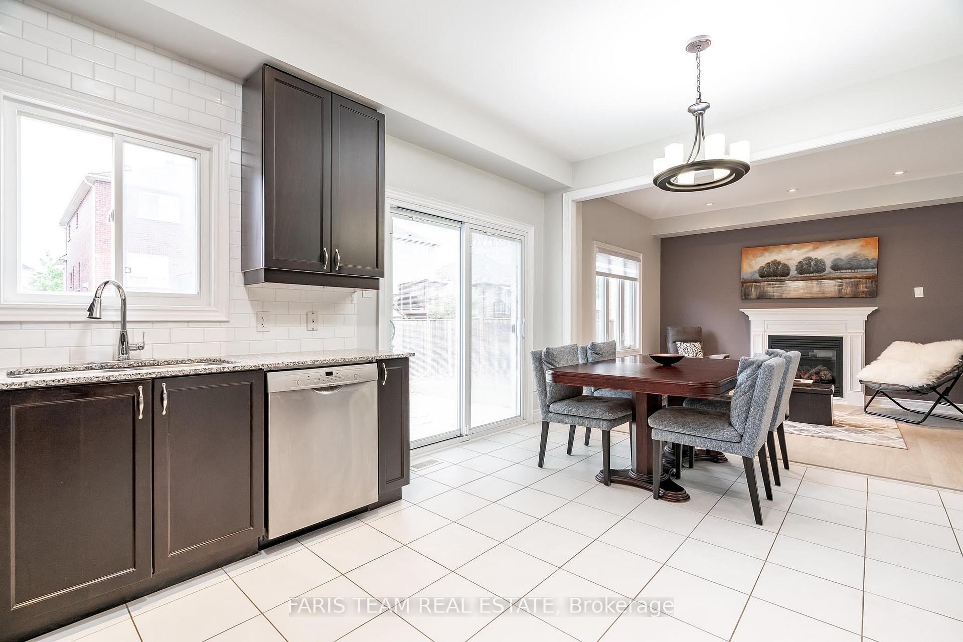 Photo 9 of 48 Majesty Boulevard, Barrie, Innis-Shore — HOMEH