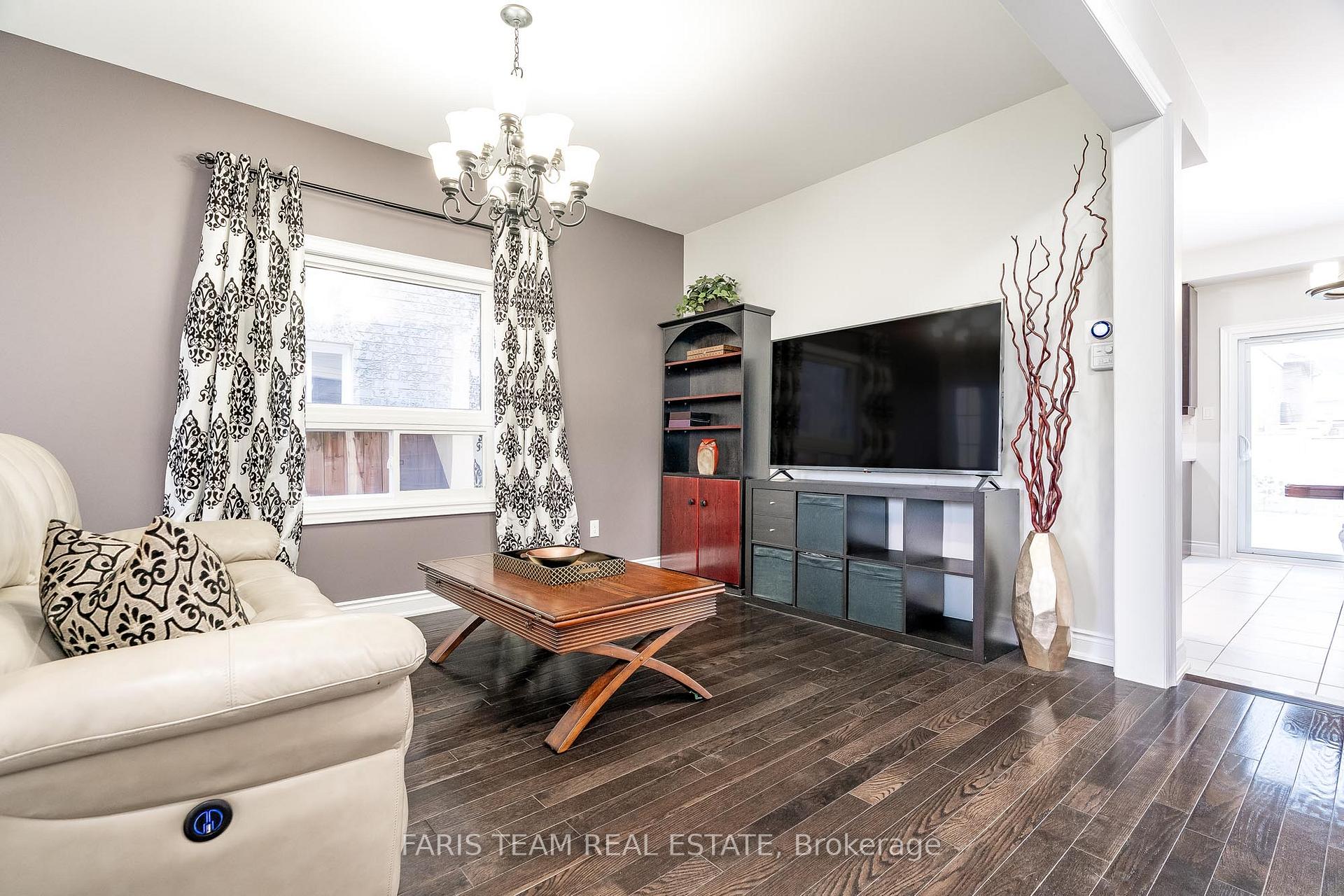 Photo 13 of 48 Majesty Boulevard, Barrie, Innis-Shore — HOMEH