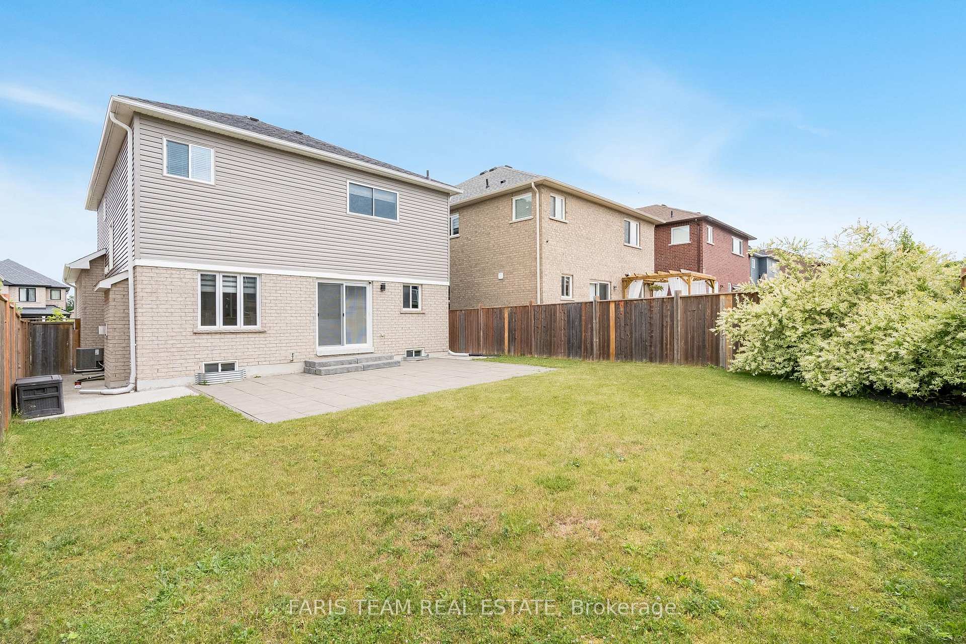 Photo 23 of 48 Majesty Boulevard, Barrie, Innis-Shore — HOMEH