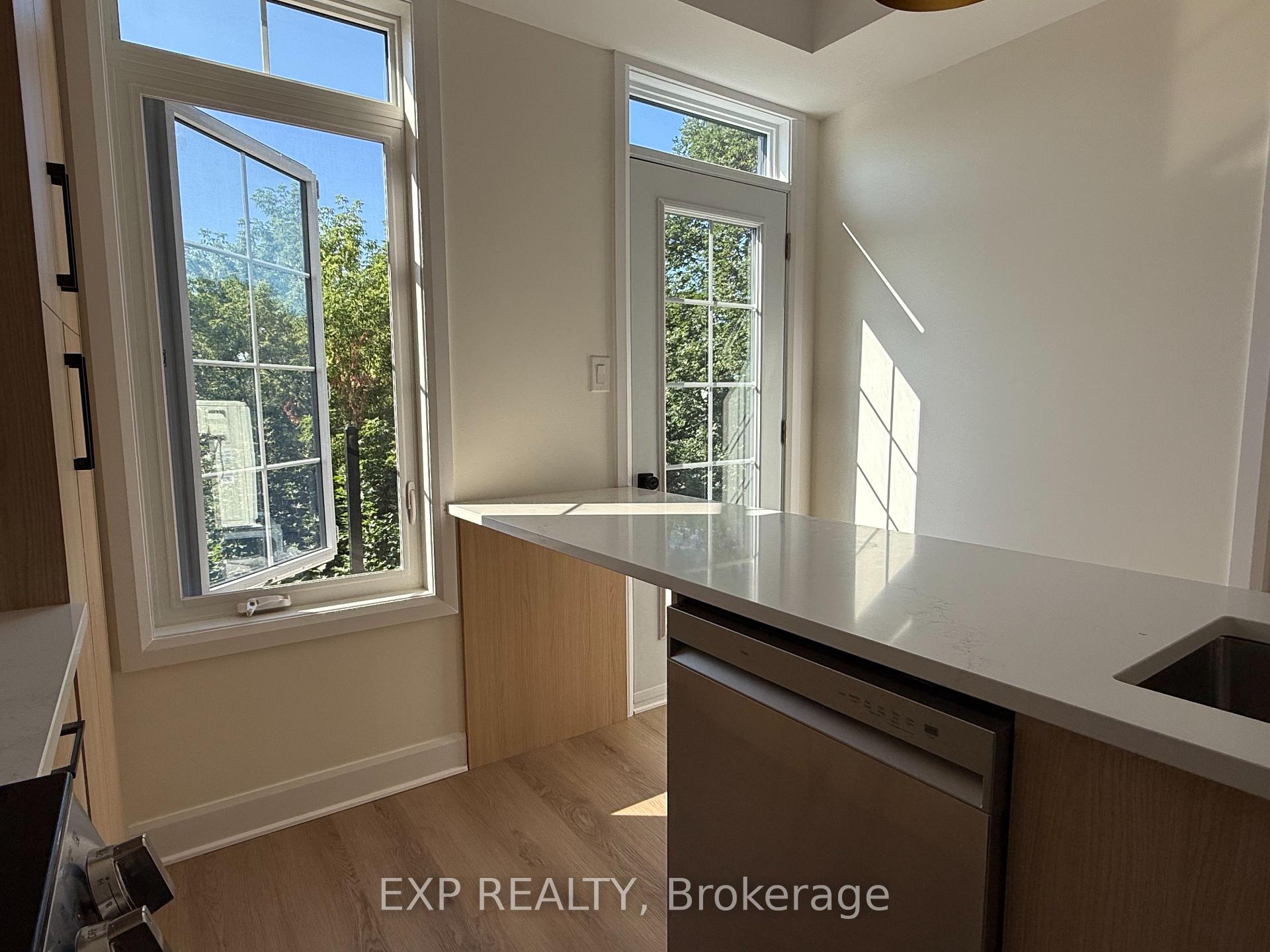 Photo 5 of Unit PH2, 170 Pretoria Avenue, Ottawa, Glebe — HOMEH