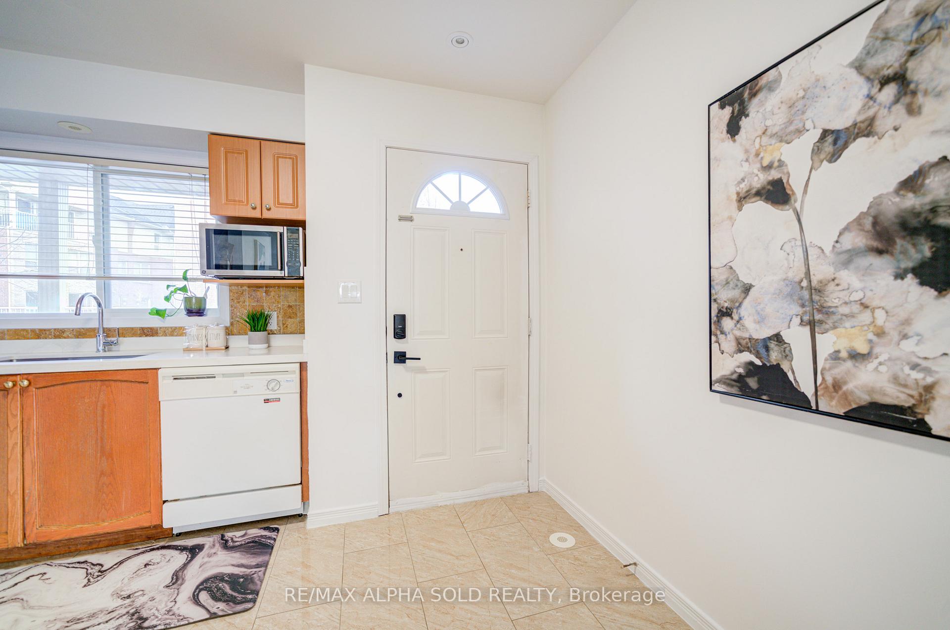 Photo 5 of 91 Faithful Way, Markham, Milliken Mills East — HOMEH