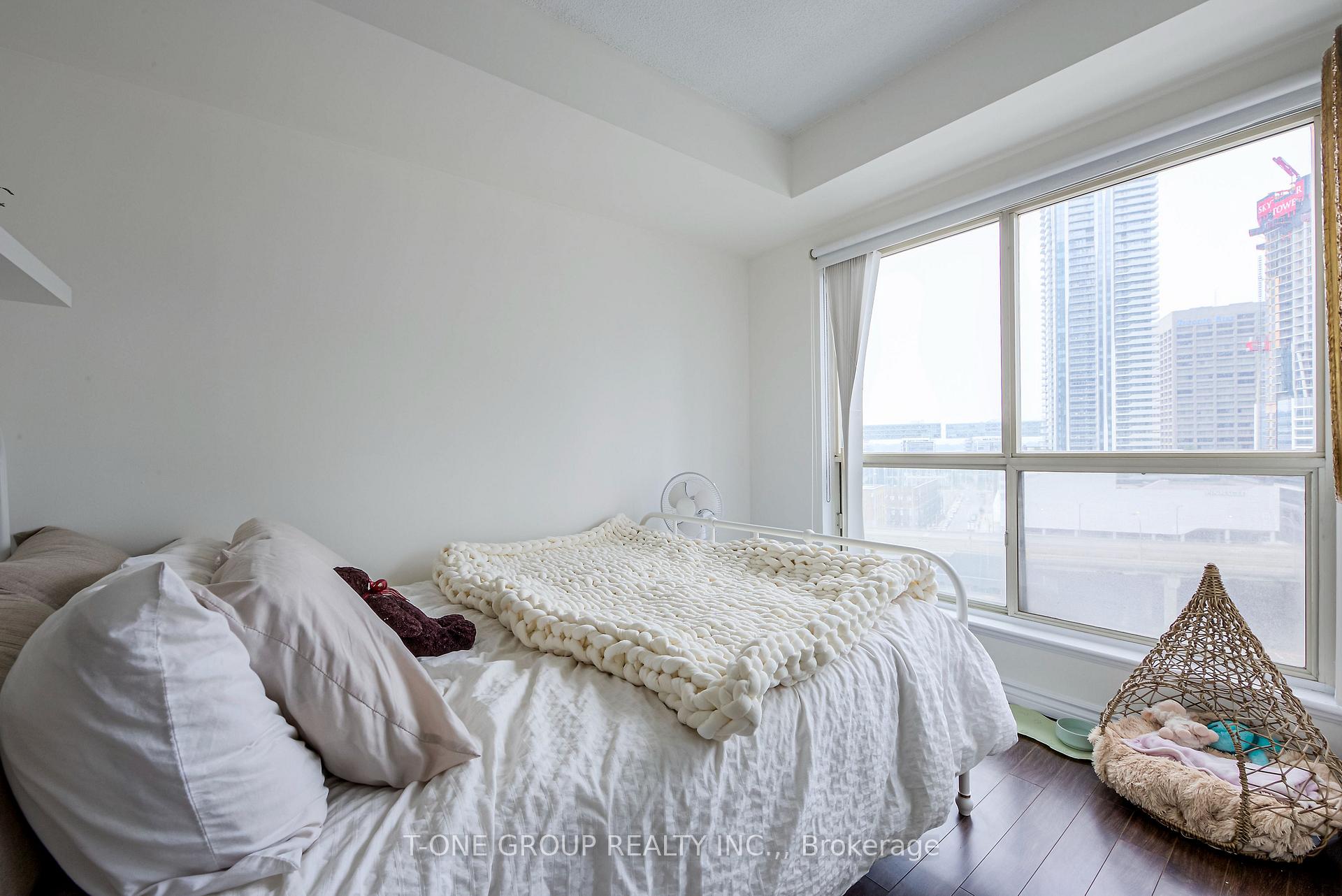 Photo 11 of Unit 1219, 25 The Esplanade, Toronto, Waterfront Communities — HOMEH